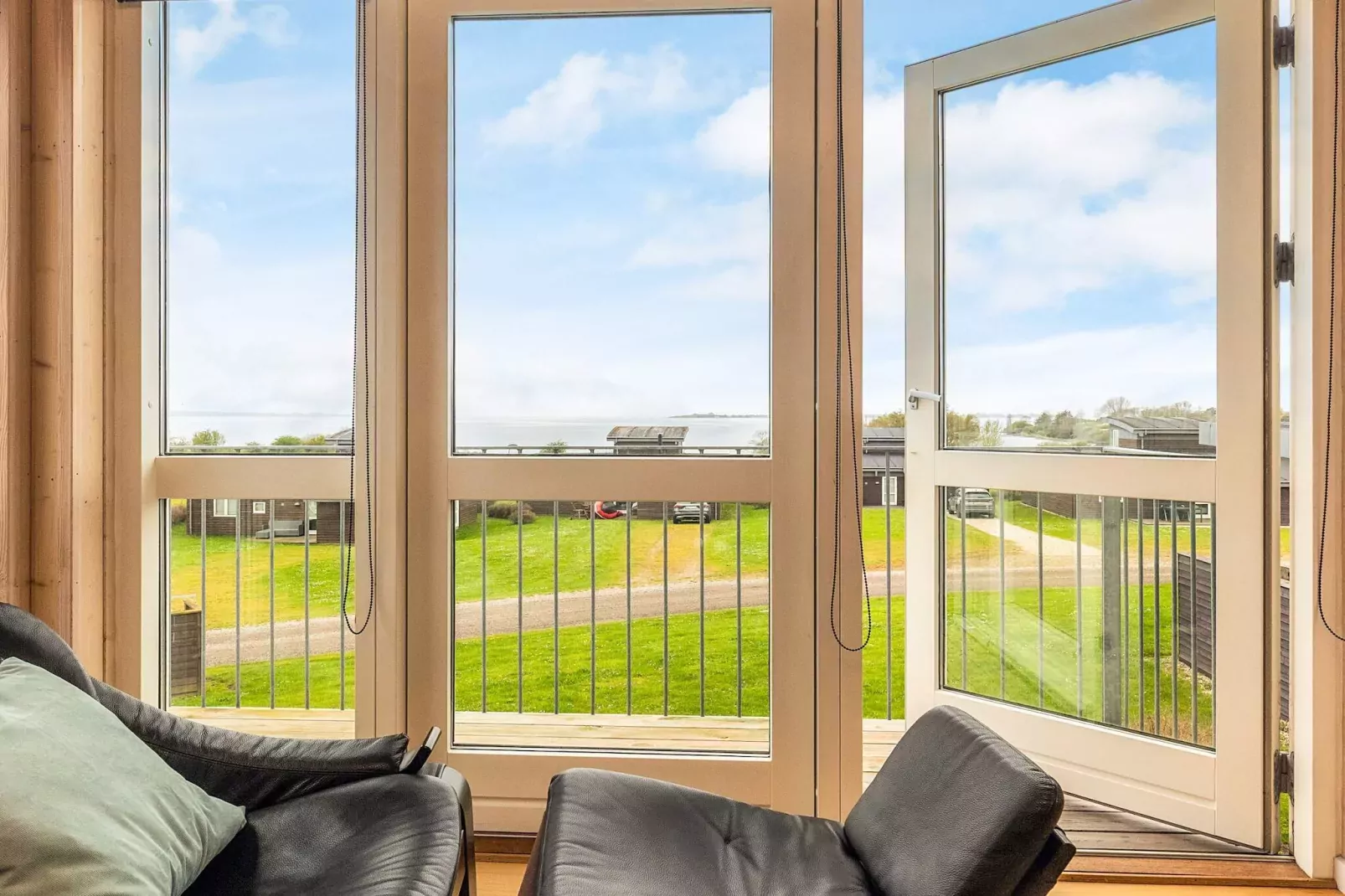 Well-maintained holiday home in Faborg-Water view