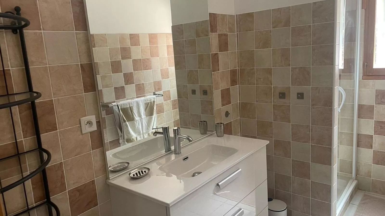 La Bergeronnette-Bathroom