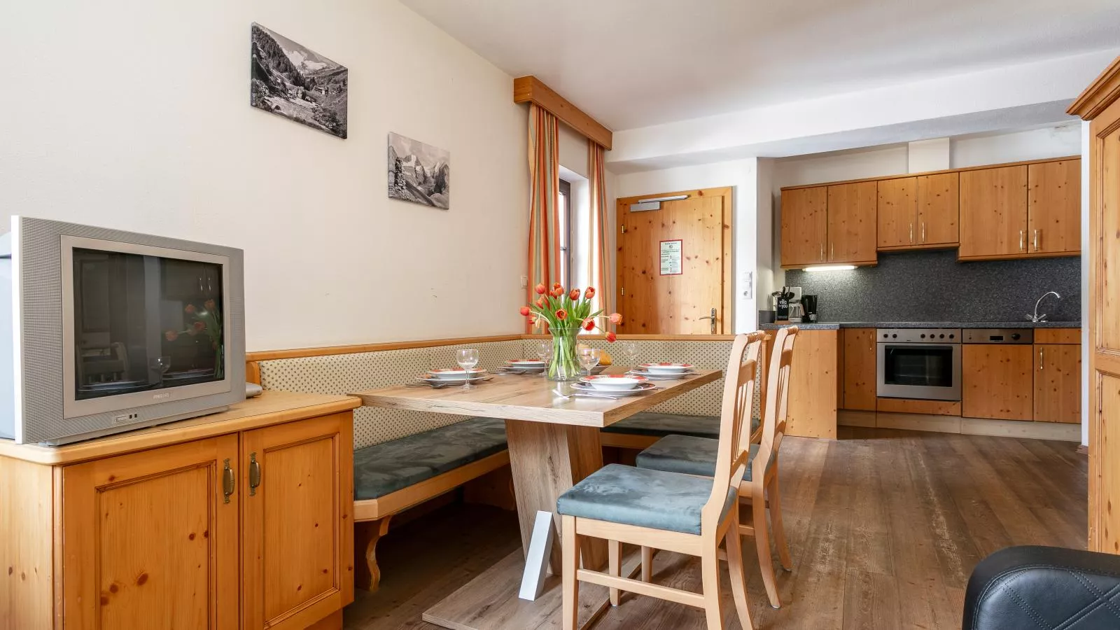 Schweizerhof Malve-Dining room
