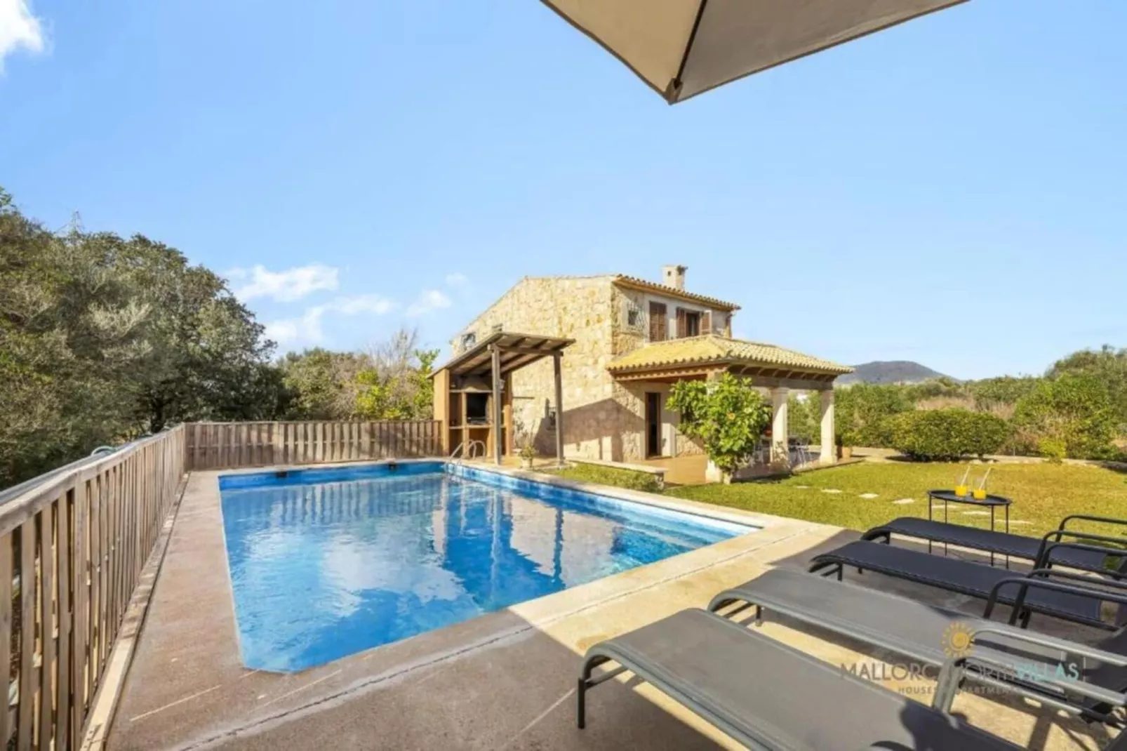 poolofhouse
