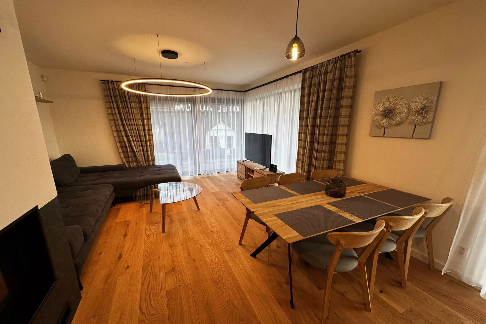 Cerny Dul KCB045-B1-Esszimmer