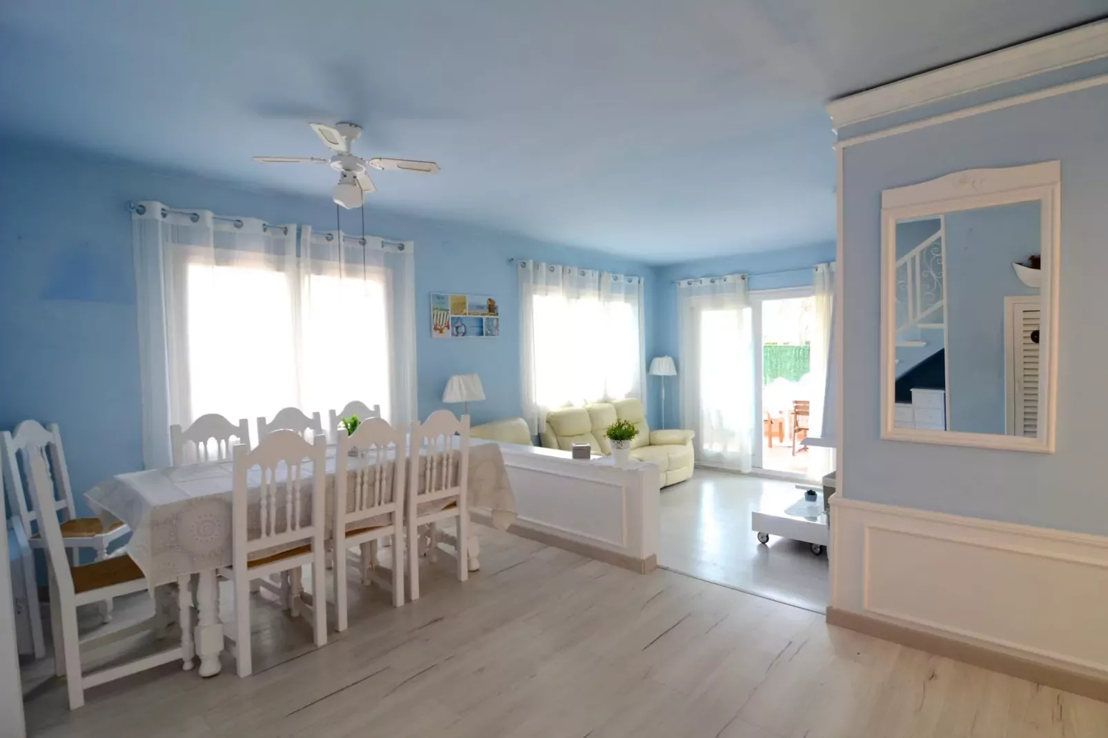 VILLA PEPITA BLUE-Dining room
