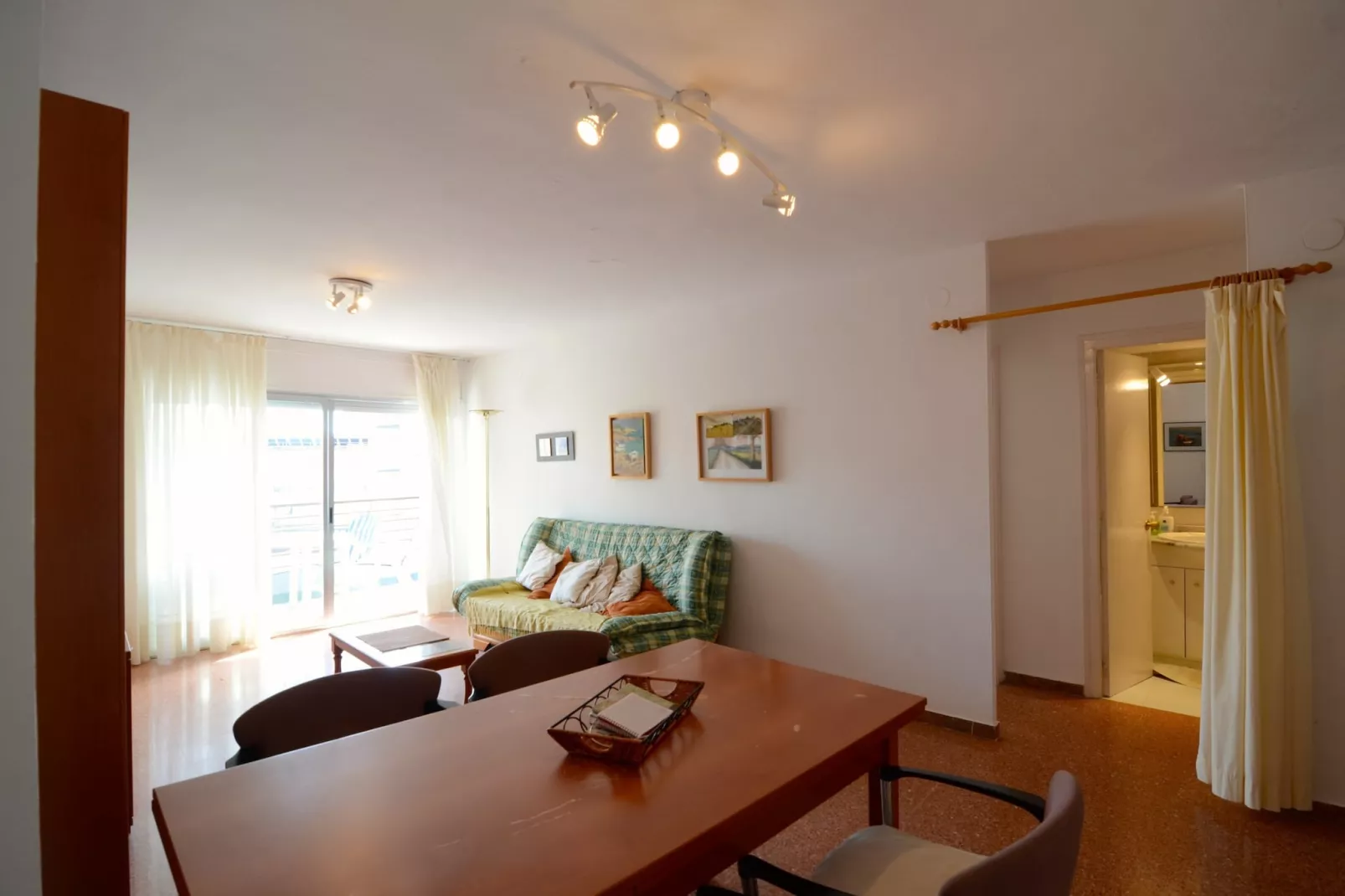 ROCAMAURA III 3-6-Living room