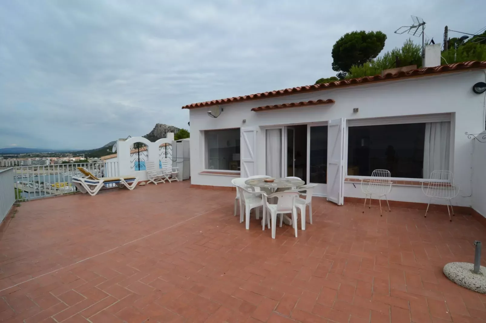 VILLA NARCOL