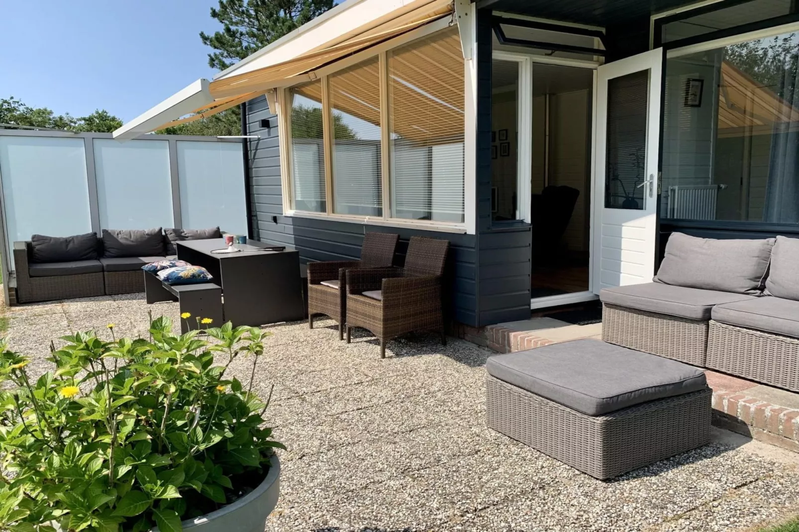 Eureka 34-Terrace balcony