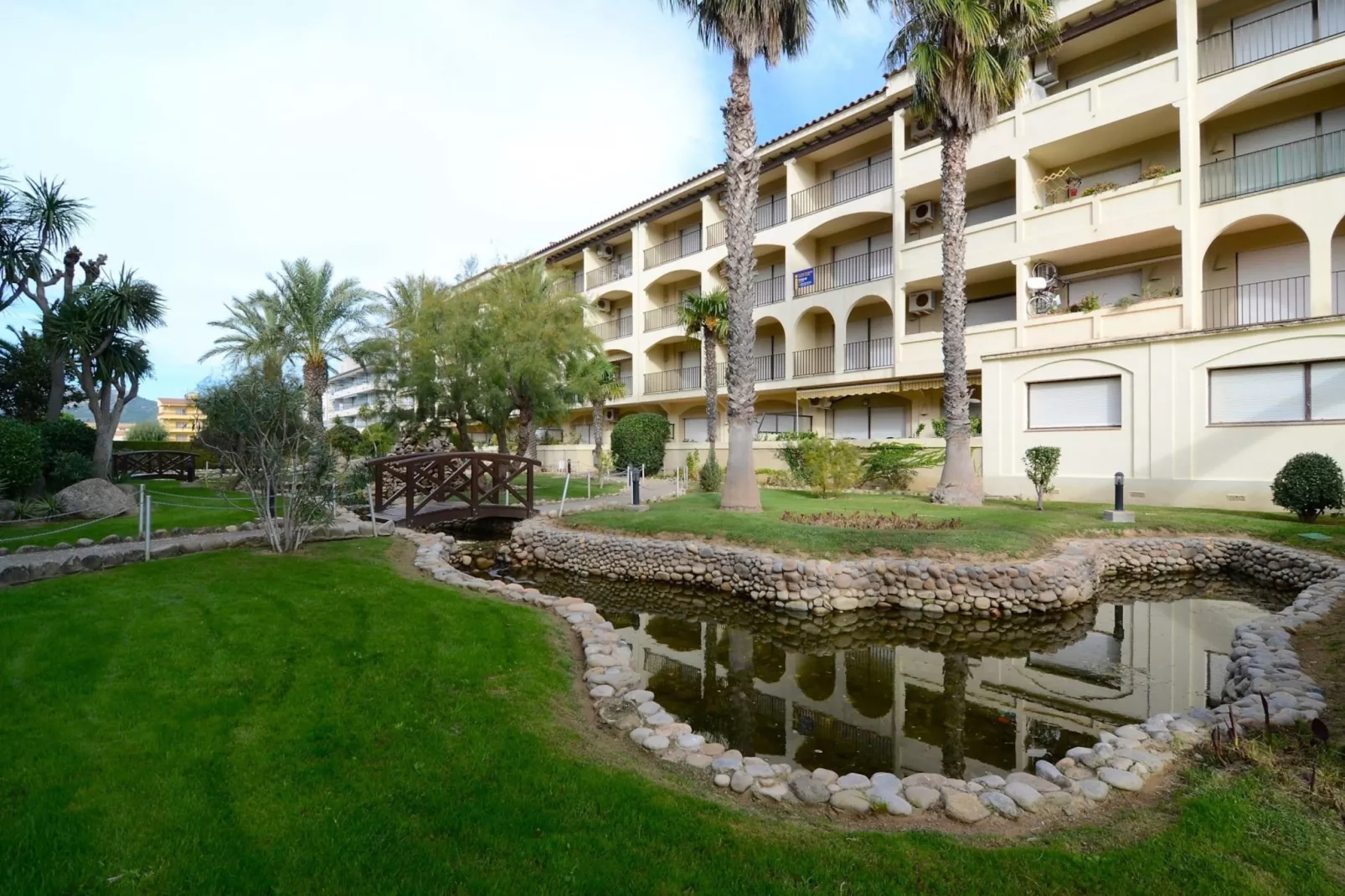 JADEMAR DEL MAR 012-A-Gardens summer
