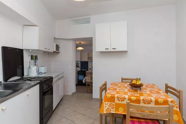 Apartments Miskovic - One Bedroom Apartment with Balcony and Sea view (Middle)-Kitchen