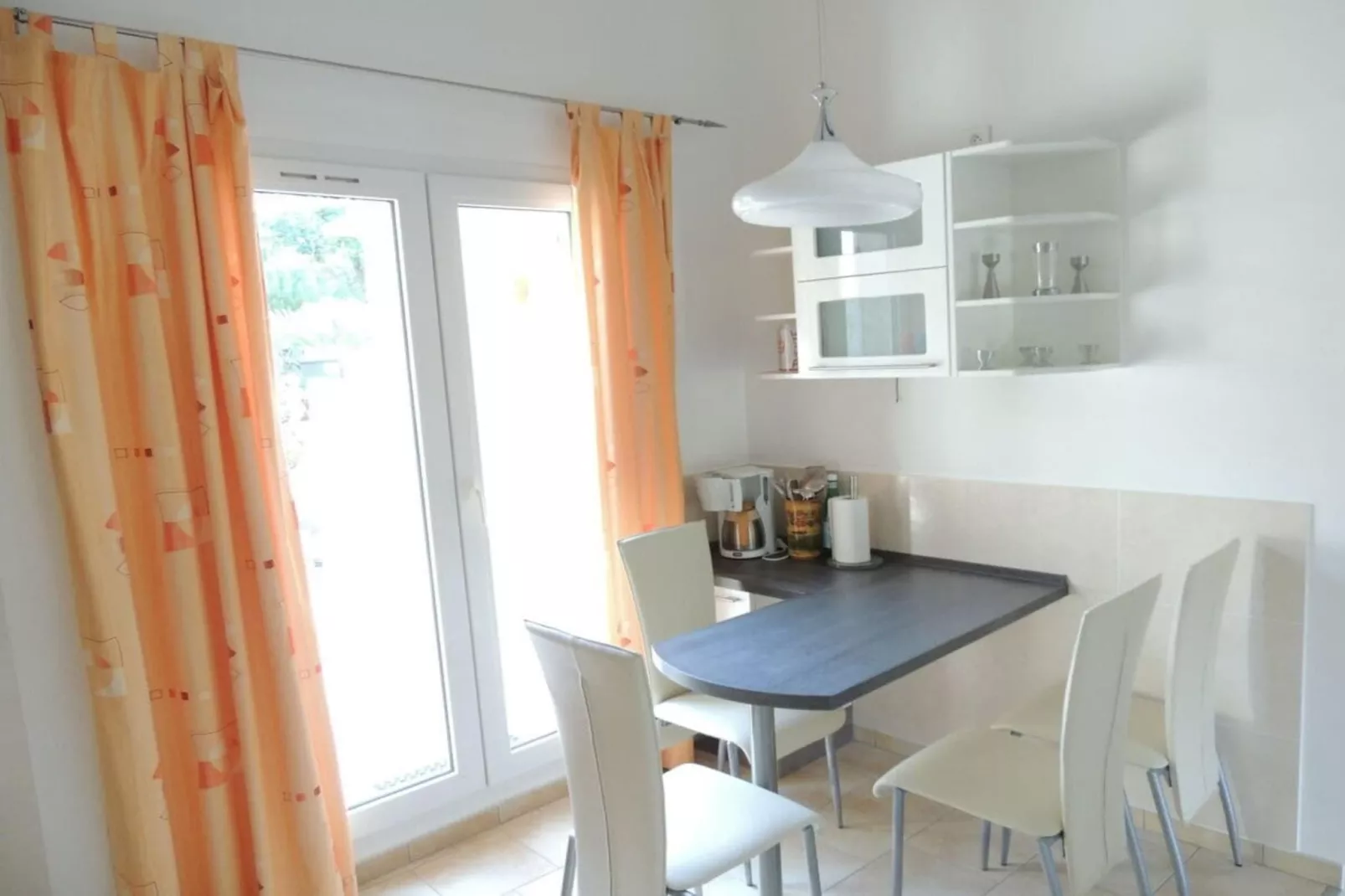 80149-Salle à manger