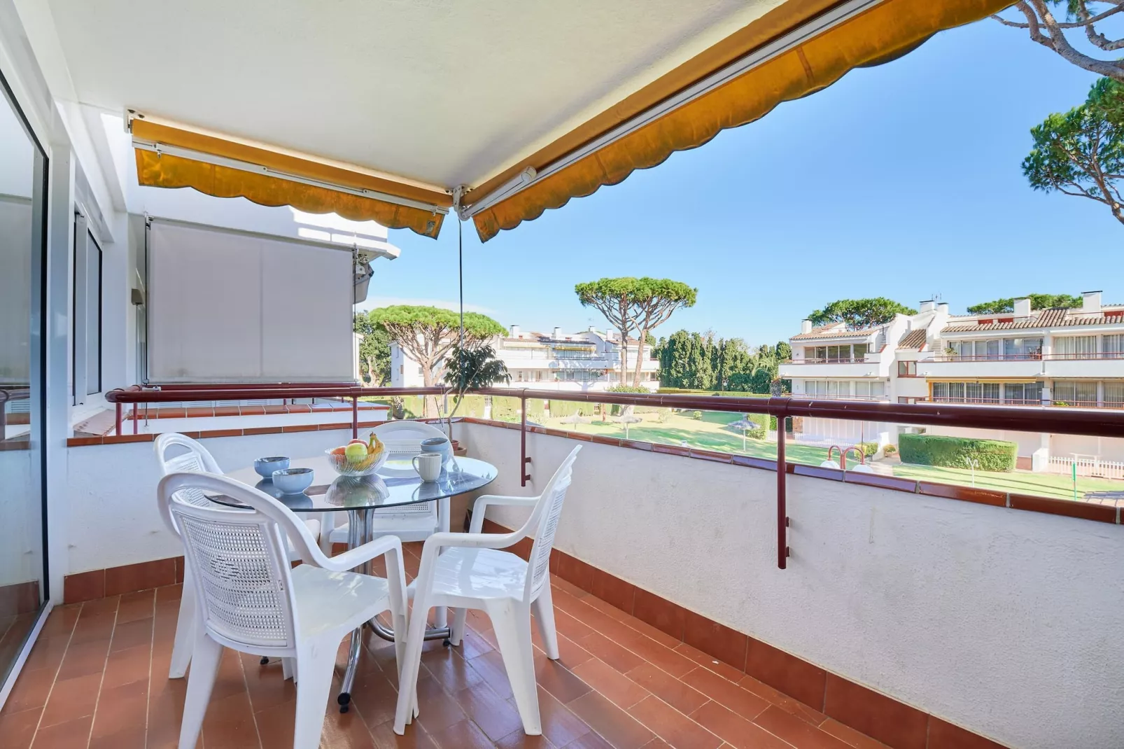 Calella Park 13-A-Dining room
