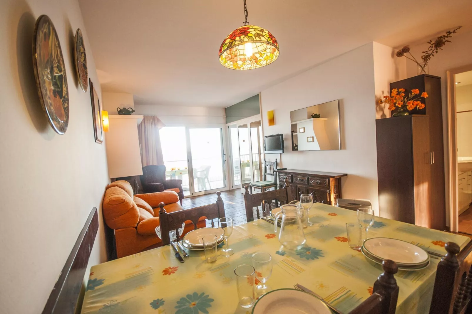 Medas 12-Dining room