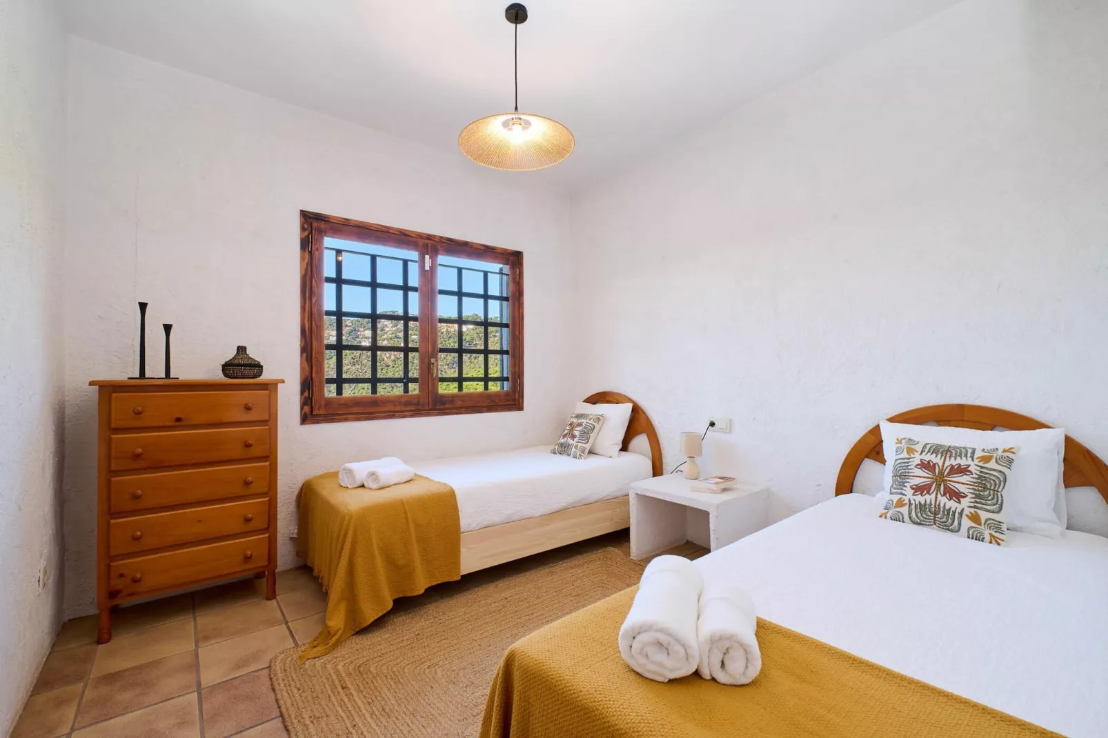 Serena-Bedroom