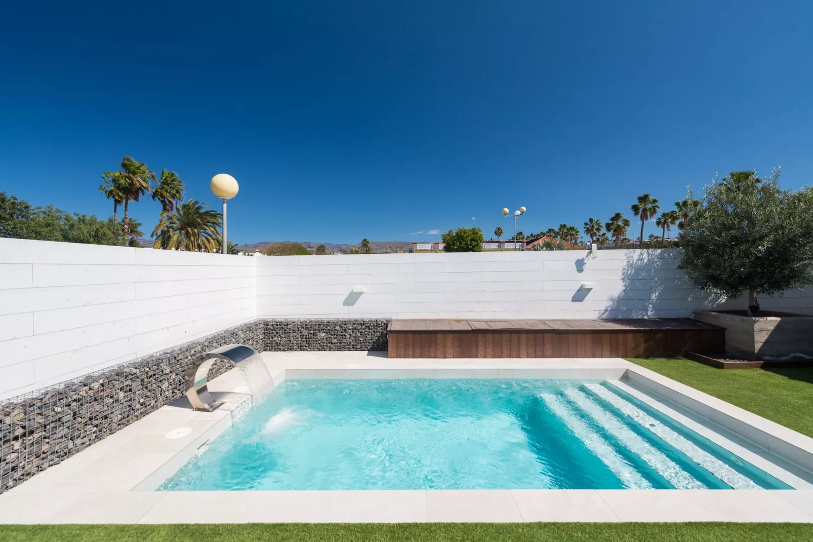 poolofhouse