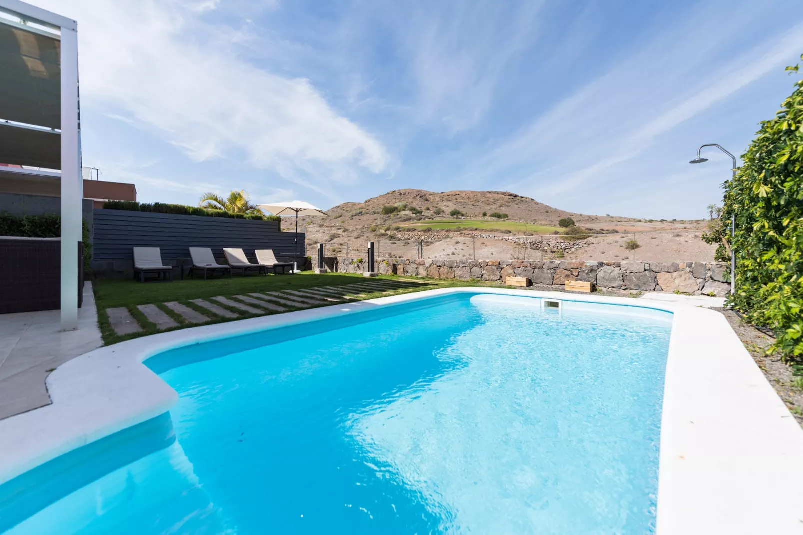 poolofhouse