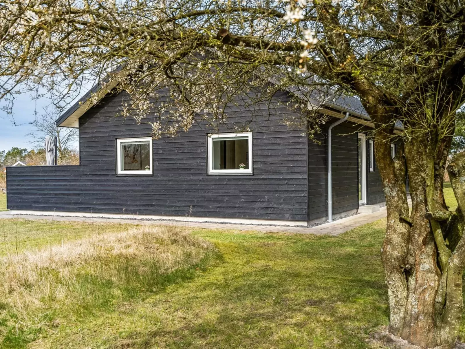 "Sunna" - 1.2km from the sea-Outside