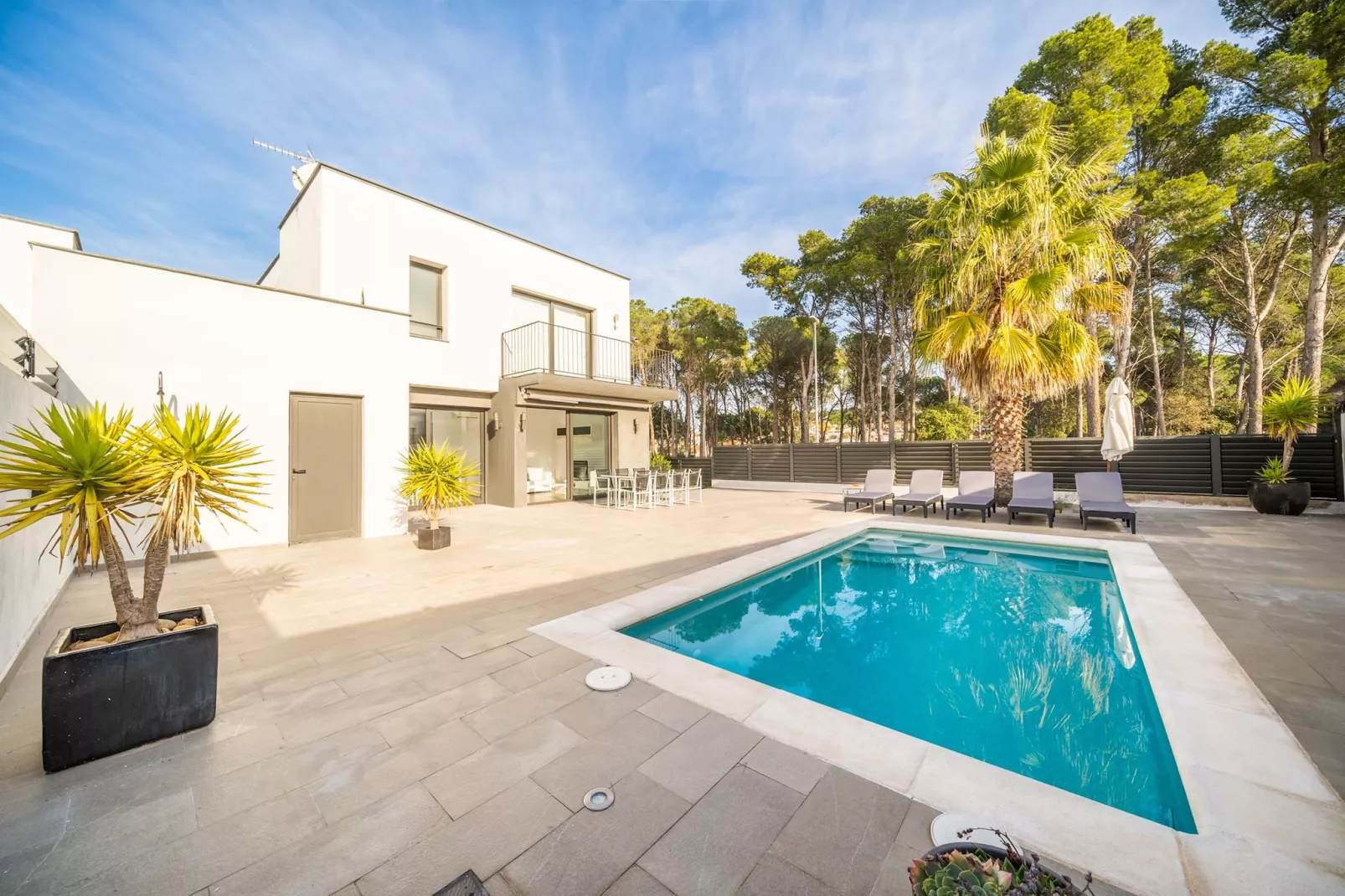 poolofhouse