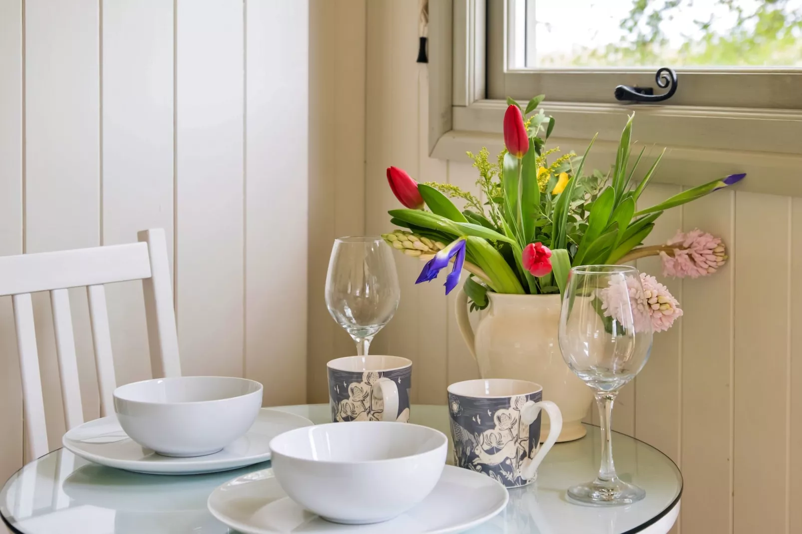 Hay and Hedgerow Glamping