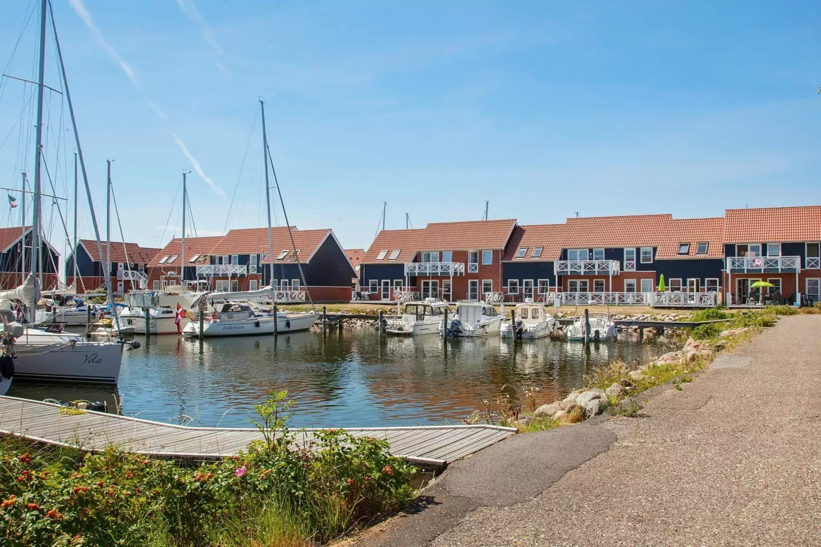3 room,m/Harbour View,2 levels - Im Freien