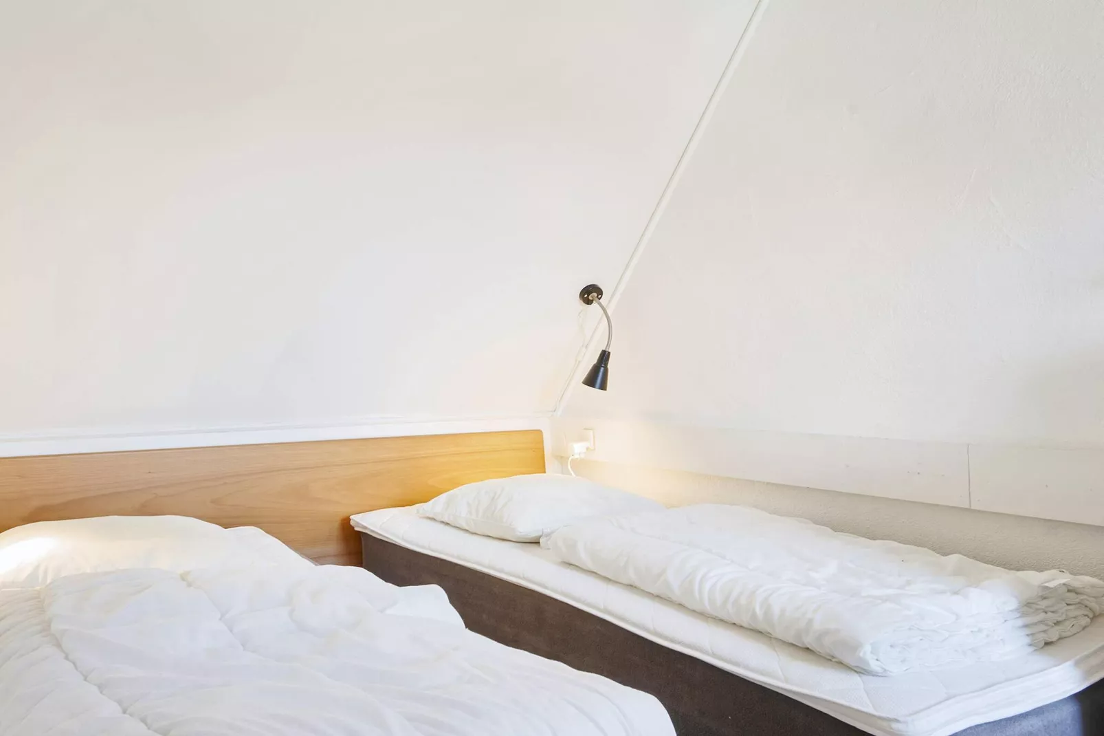 3 room w/seaview-Indoor