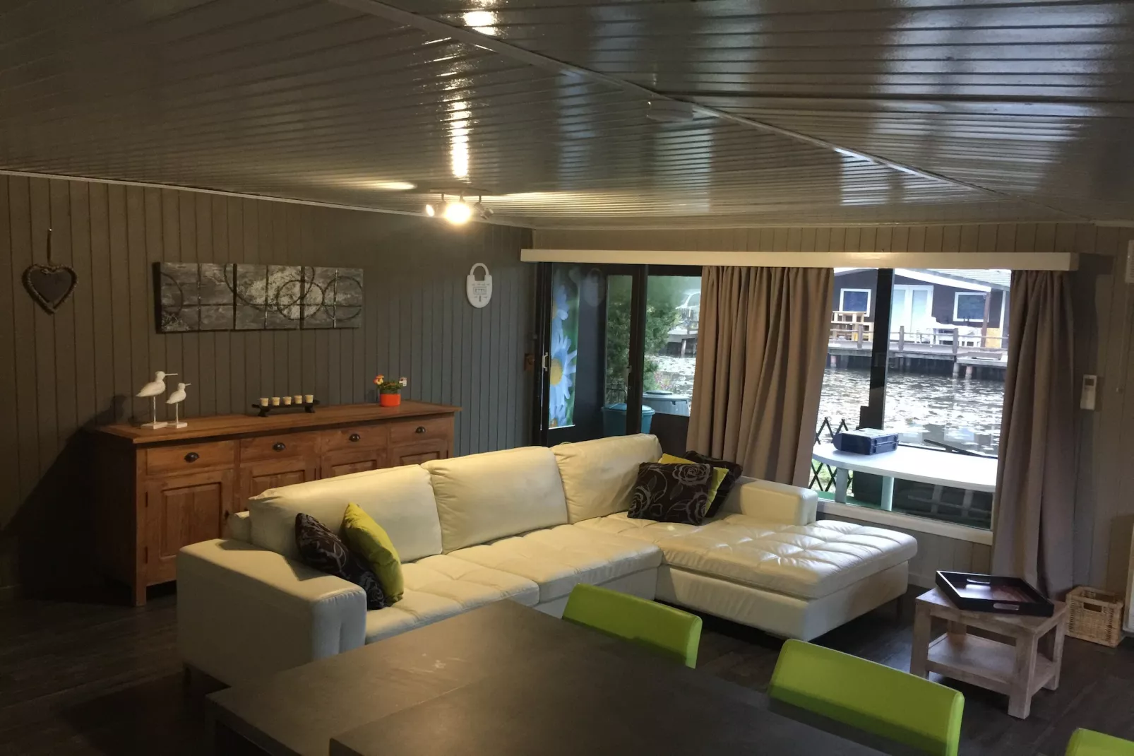 Vijverzicht-Wohnzimmer