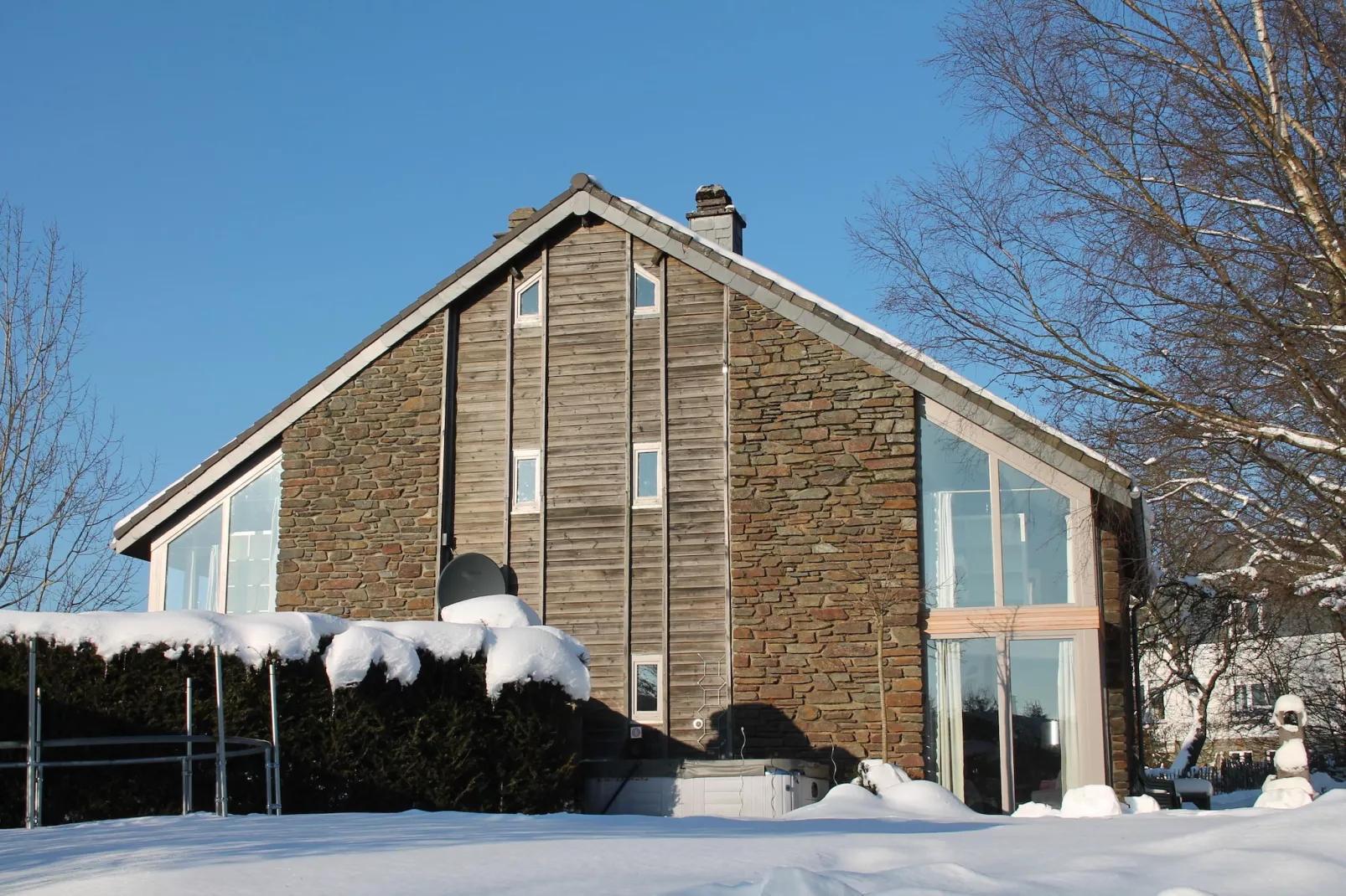 La Source-Exterior winter