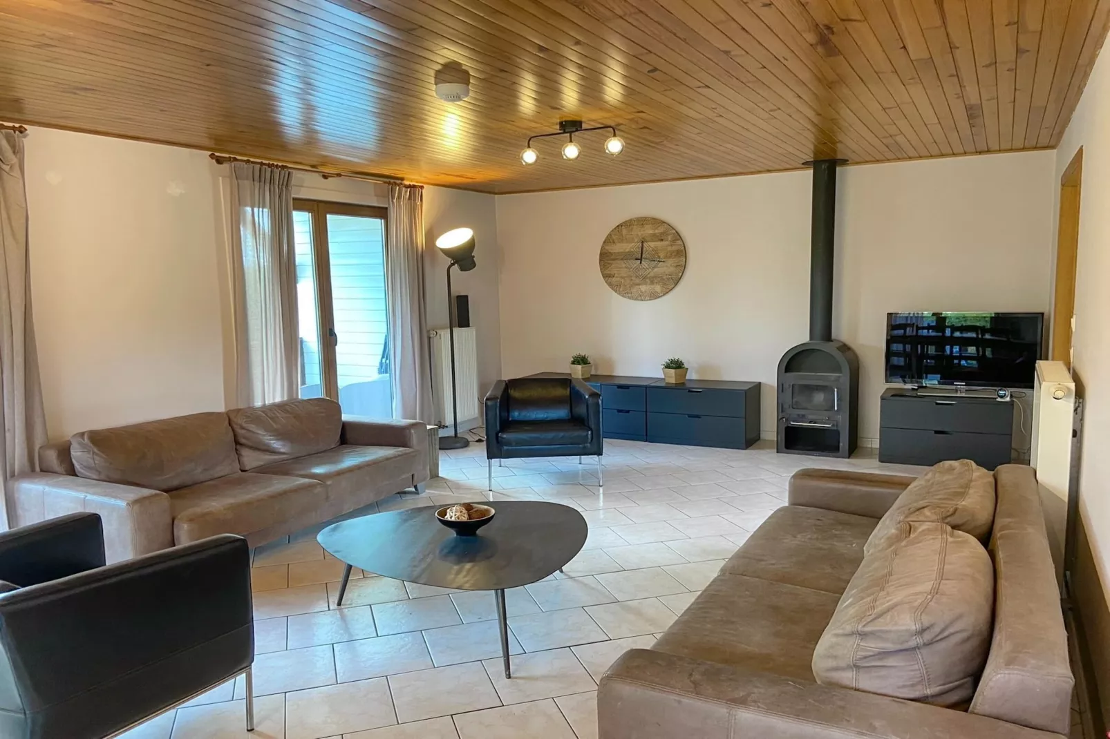 LE BERCAIL-Living room