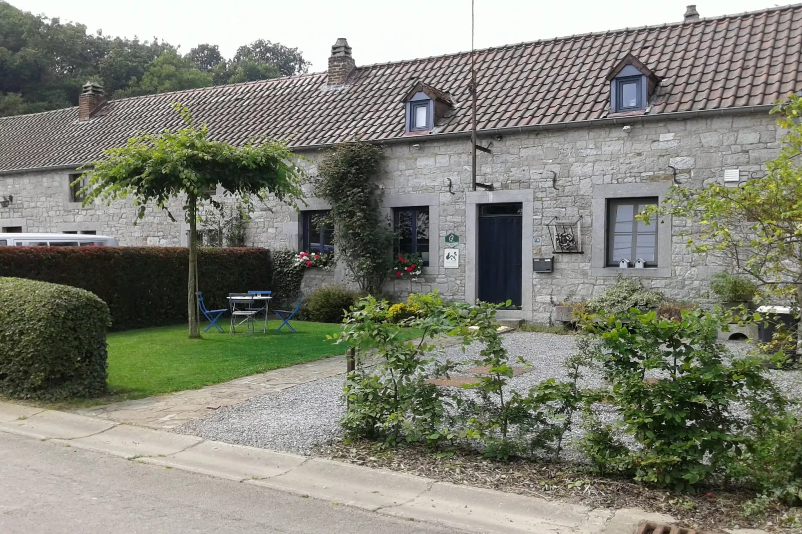 La Romaine-Exterior summer