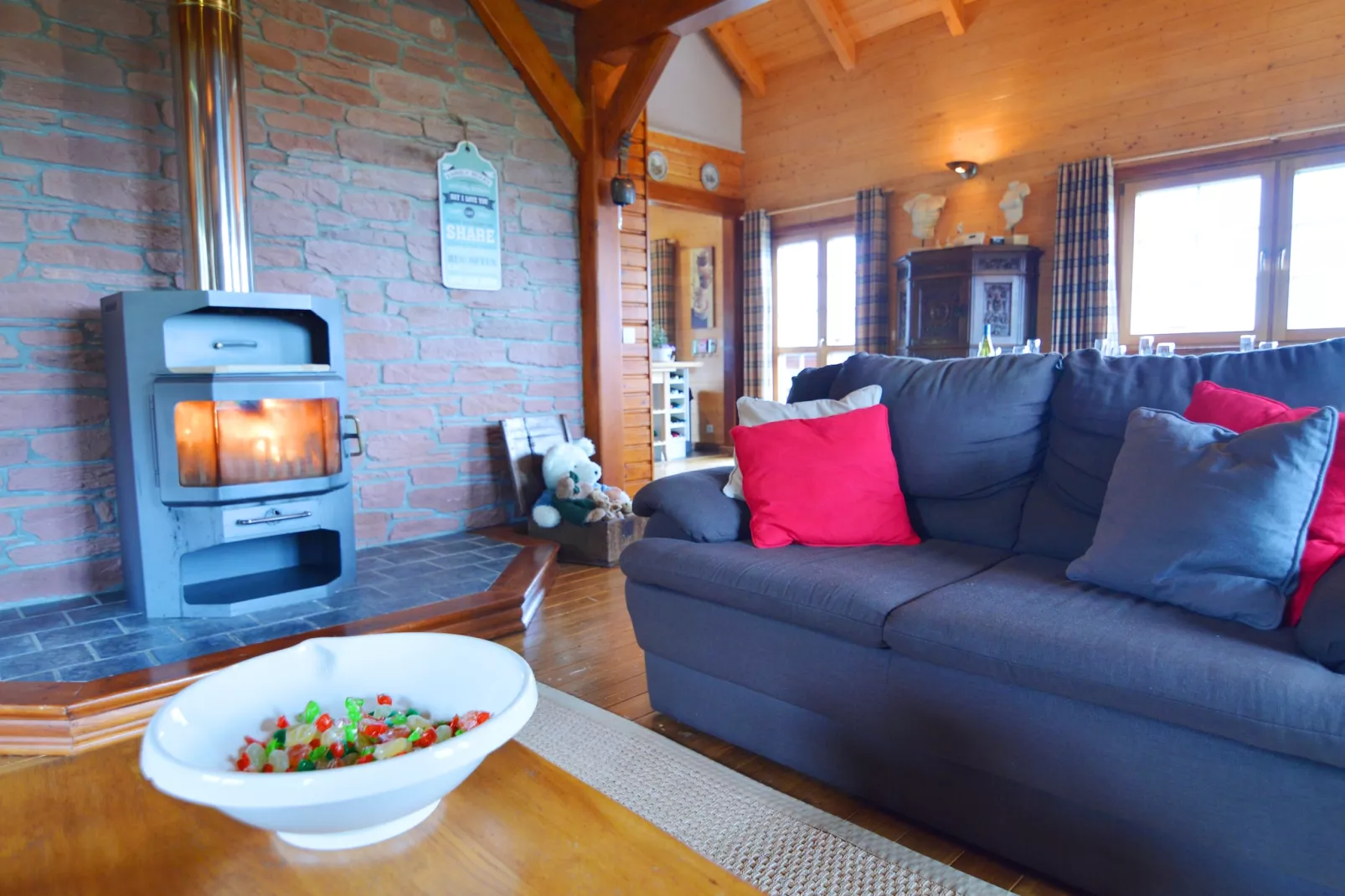 Chalet du Soleil-Living room
