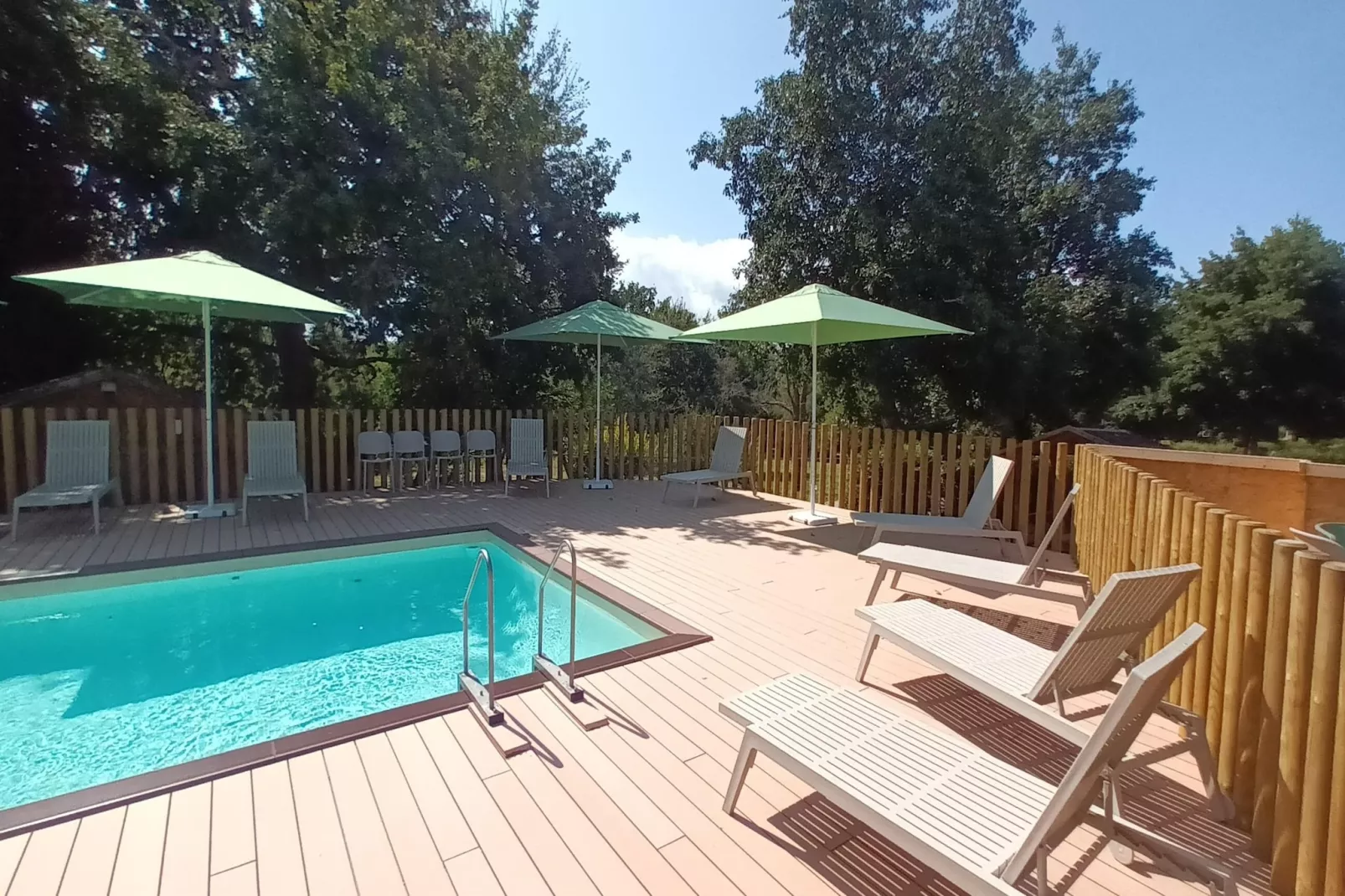 Holiday complex  Golfe du Morbihan Larmor-Baden // Apt 2 pcs 4 pers et 1 bébé 2 salles d'eau REZ DE CHAUSSÉE-Pool