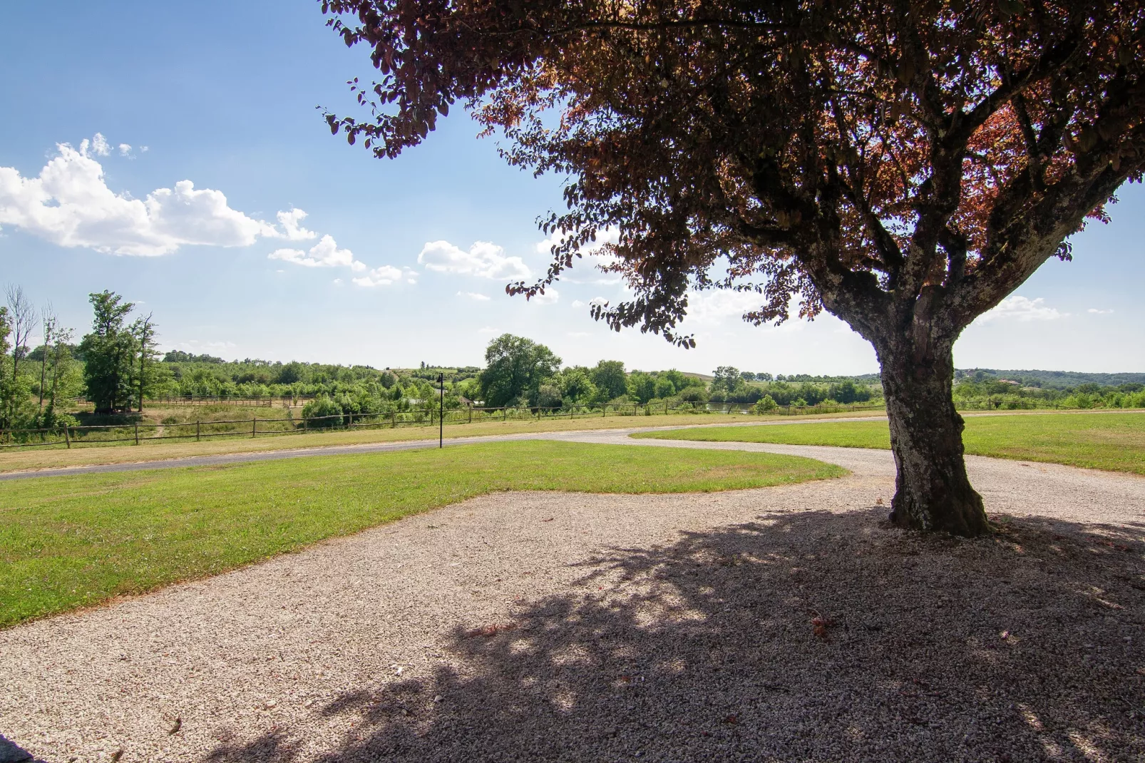 Le Pavillon-View summer