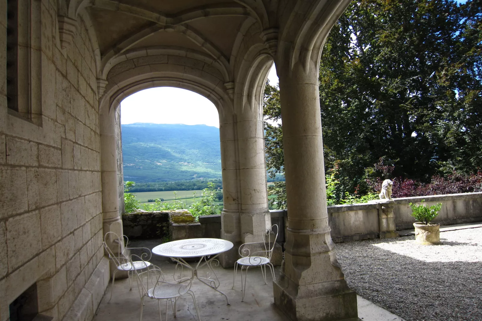 La Terre-Terrace balcony