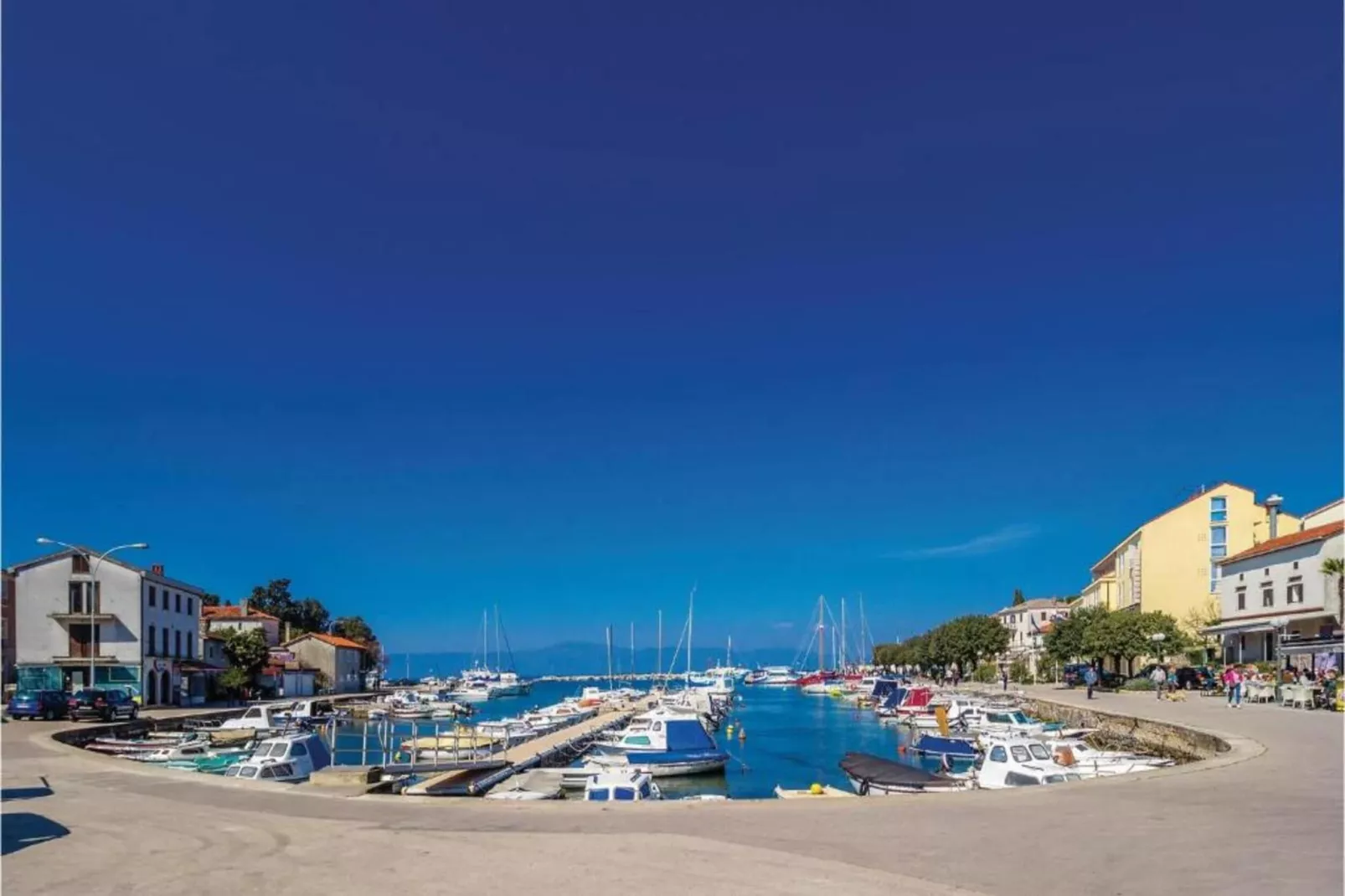 Apartment Marija-Areas summer 20km