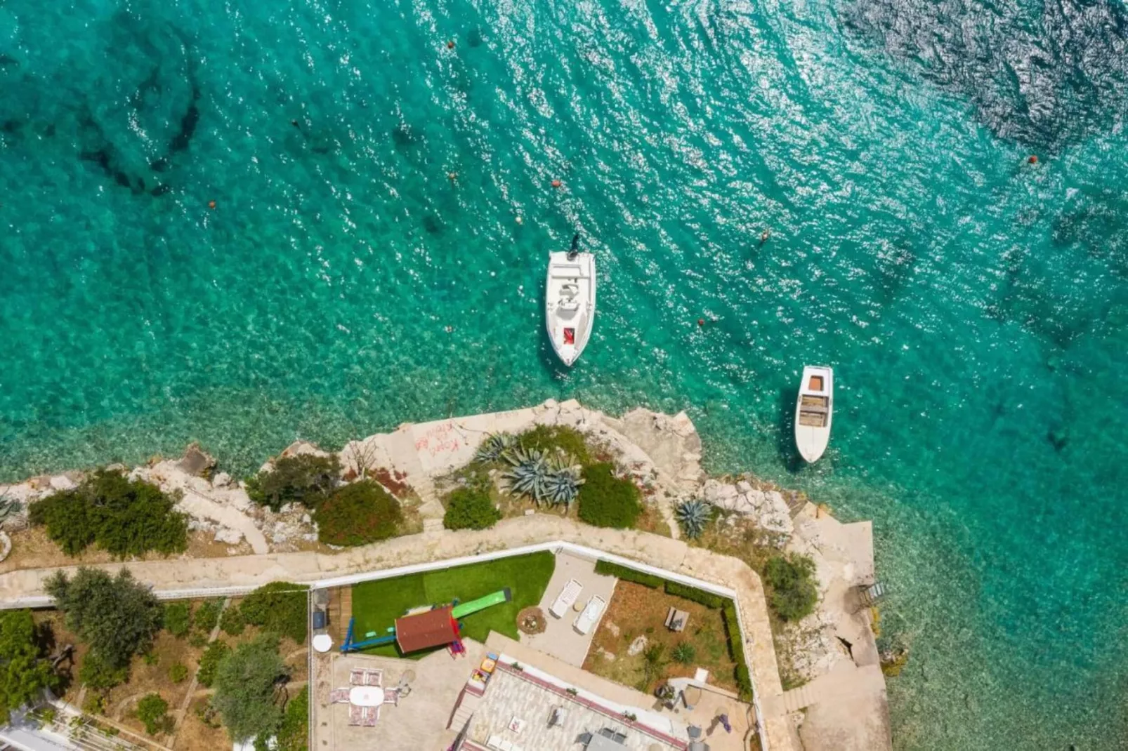 Sea front vacation home-Areas summer 5km