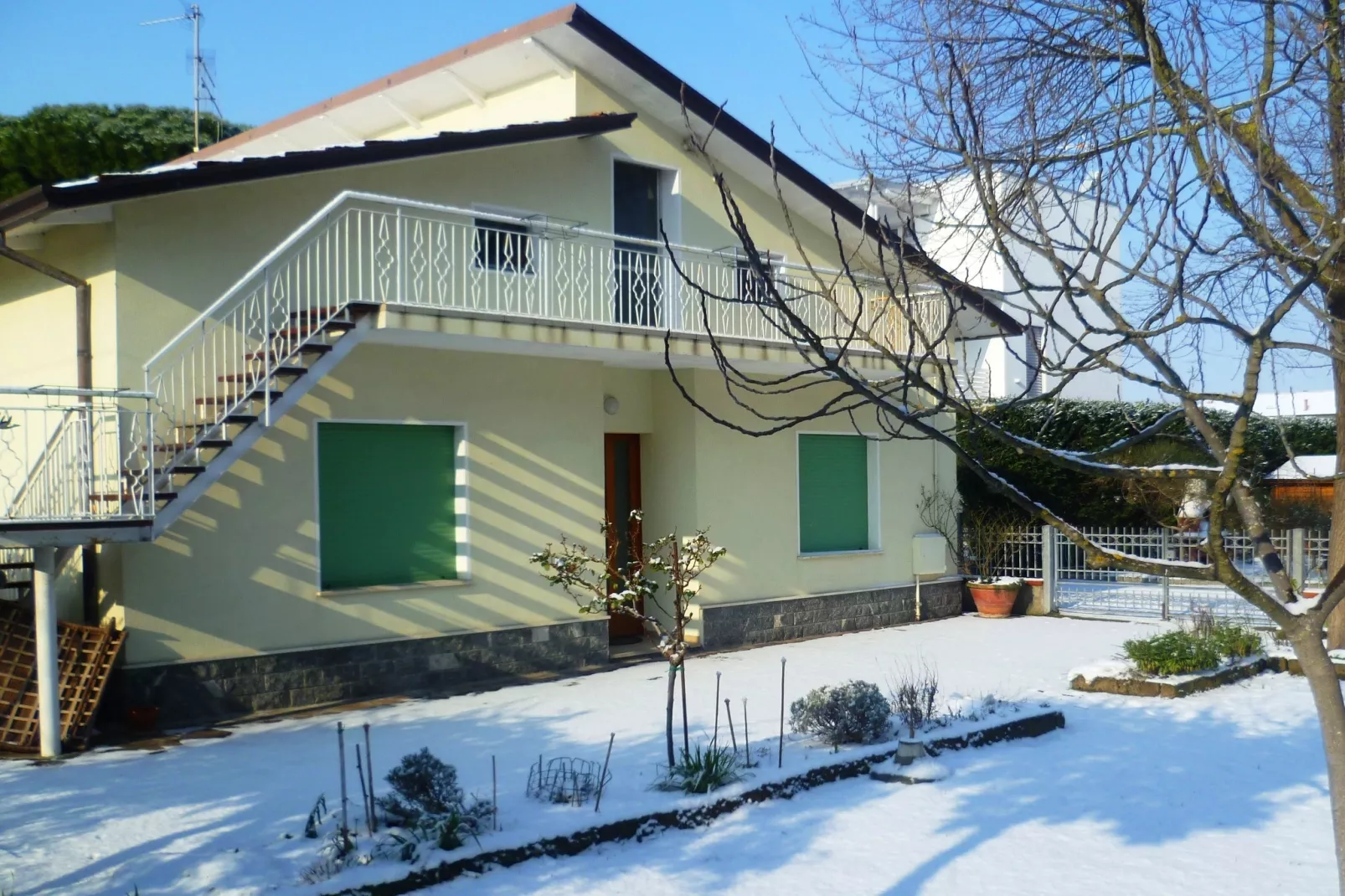 Venturi Lemon-Exterior winter