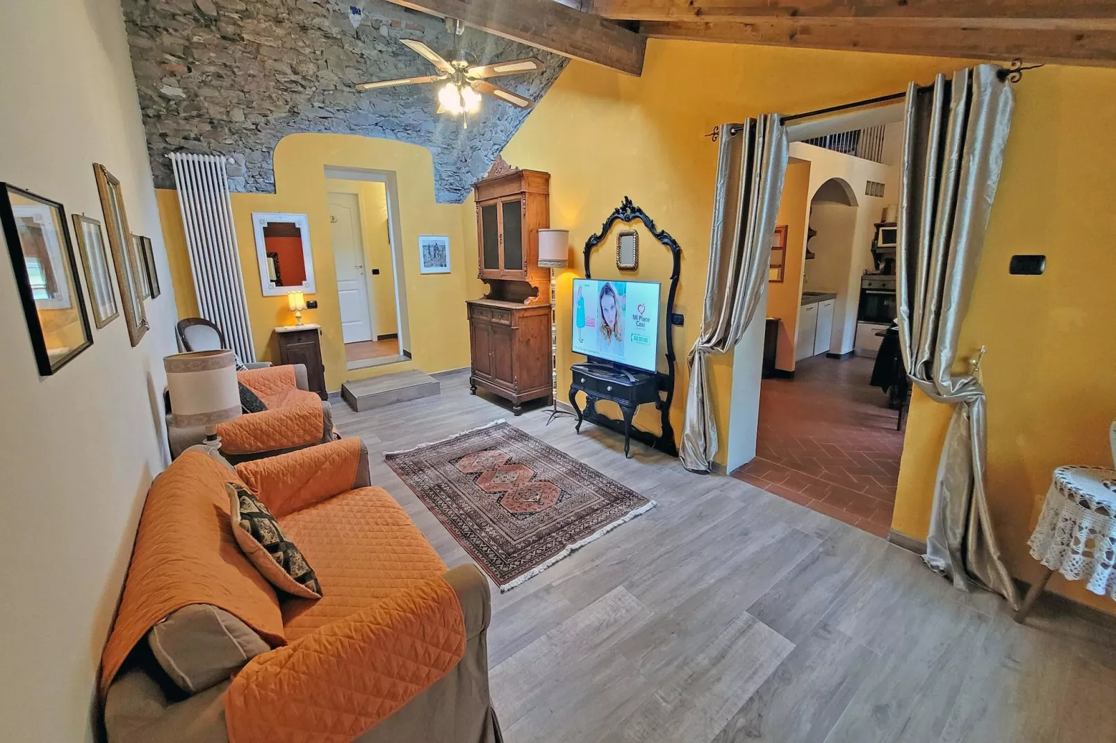 Insieme in Panche-Living room