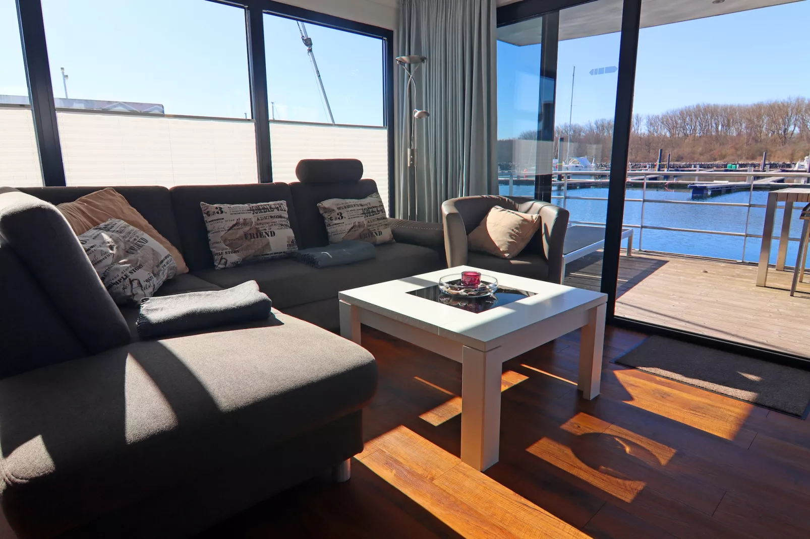 Hausboot Family & Friends LP2 / 1-2 Personen-Living room
