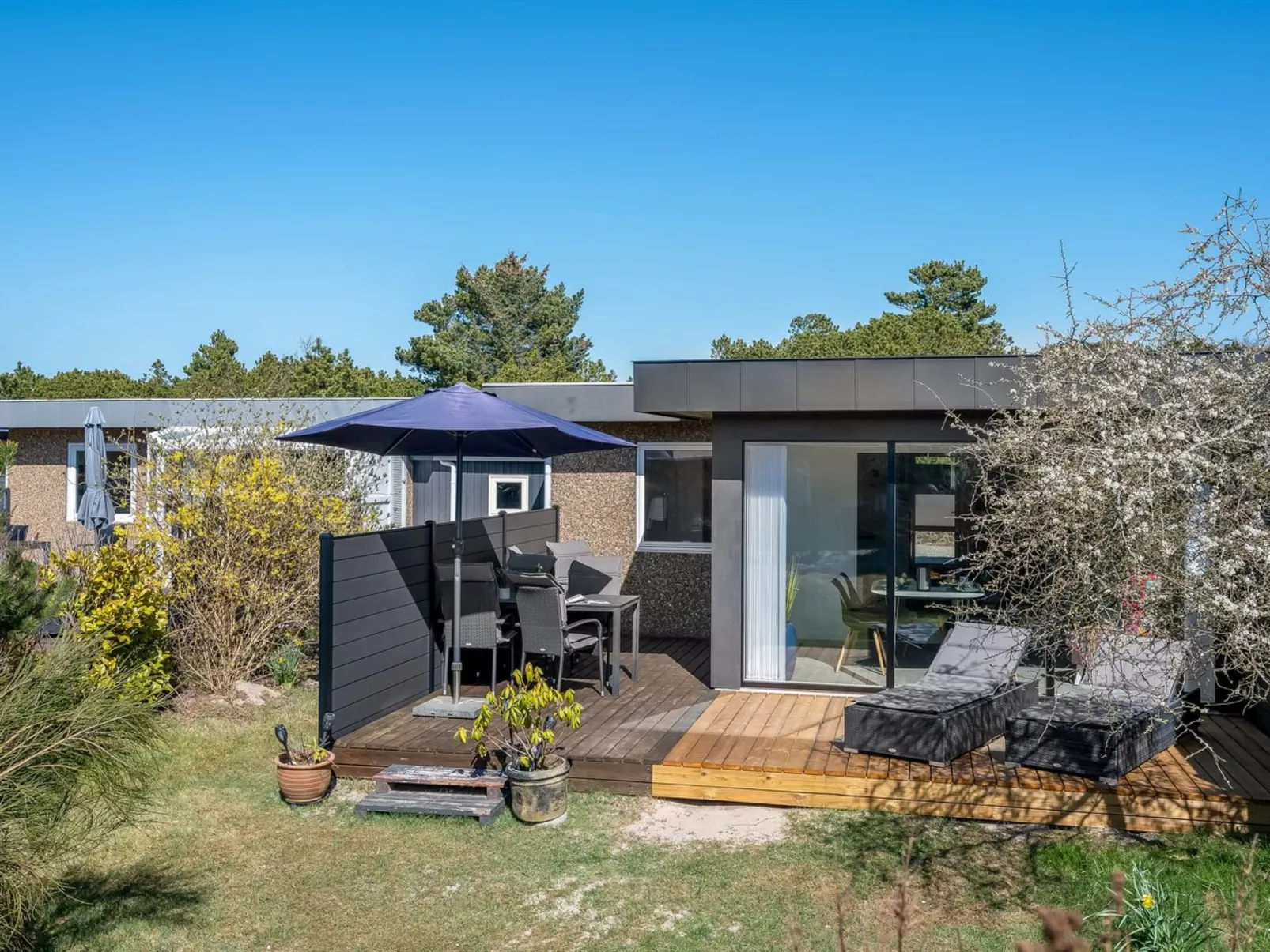 "Clemence" - 900m from the sea-Draußen
