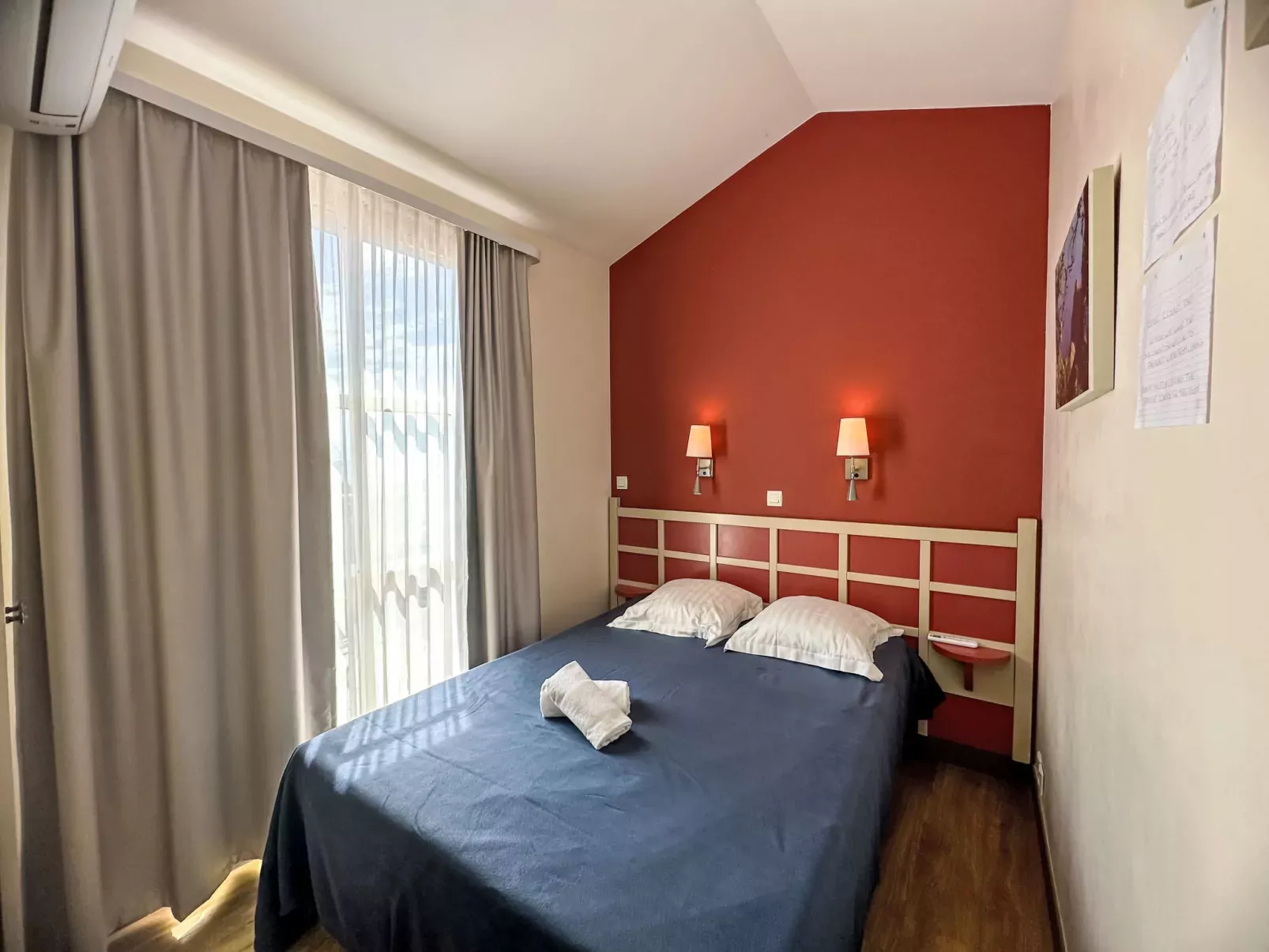 Le Village (E1 309)