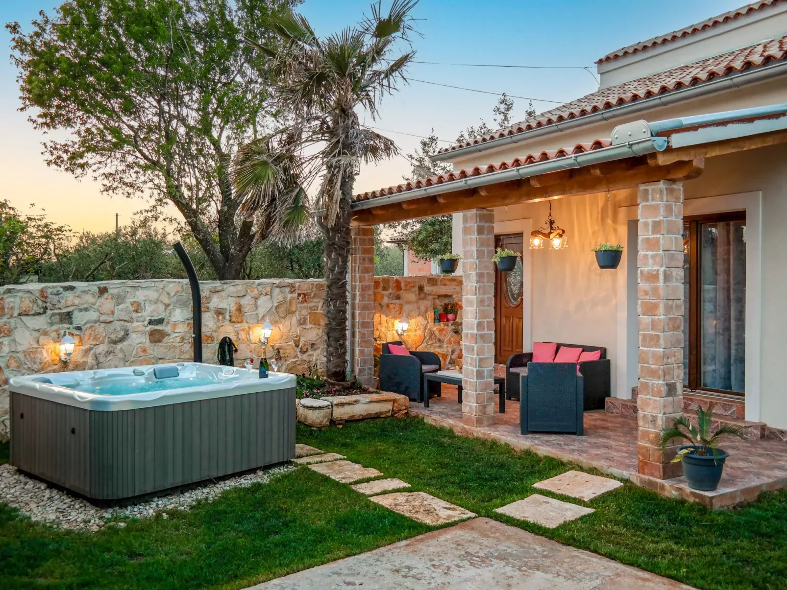 Villa Aurora-Outside
