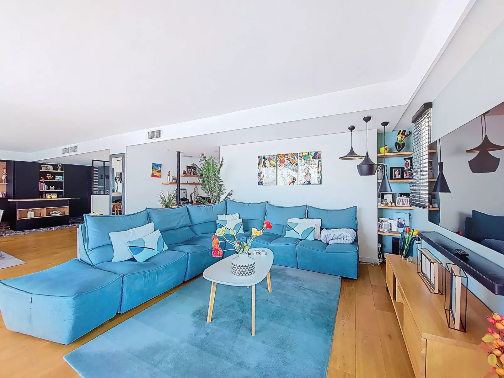 New Beach-Inside