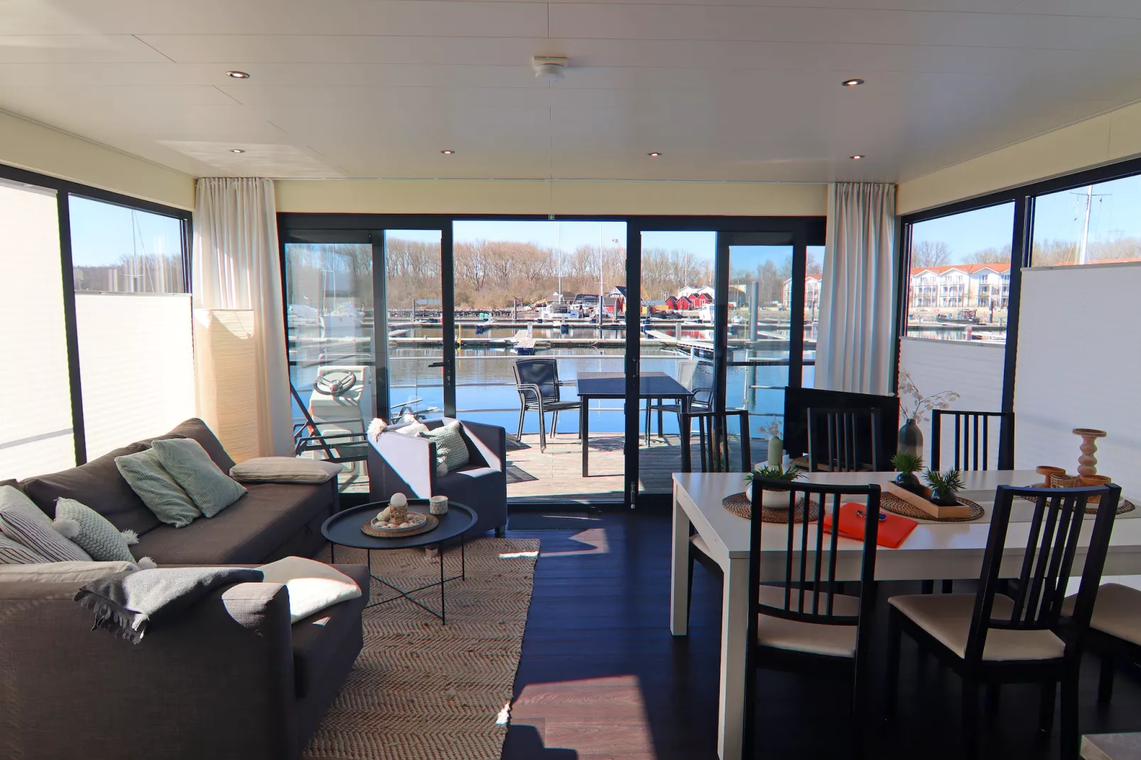 Hausboot Family & Friends LP 3 / 3 Personen-Living room