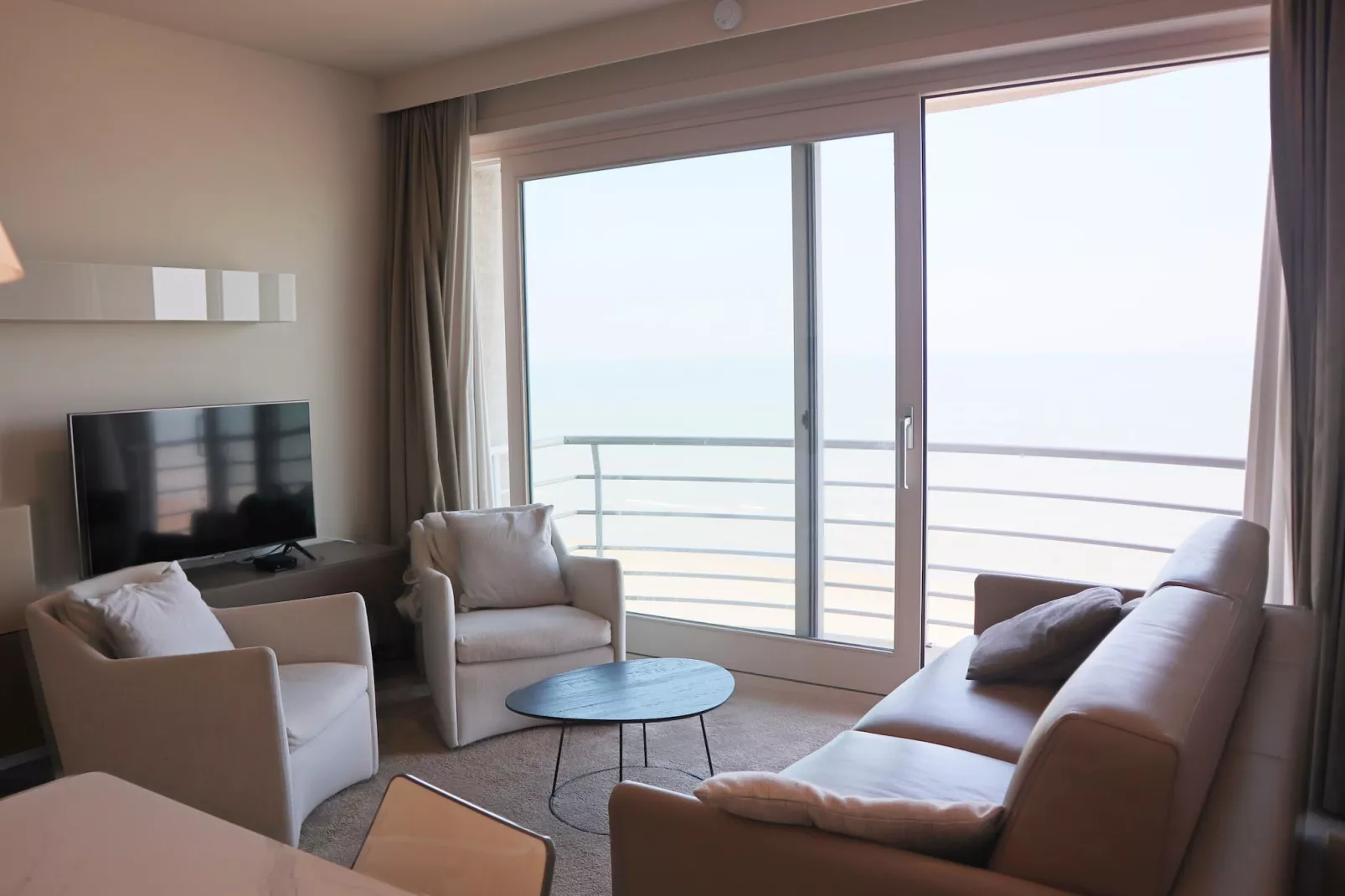 SEASIGHT A / 1103-Living room