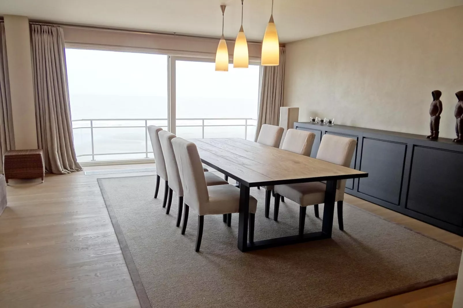 SCORPIO BI 1303GAR-Dining room