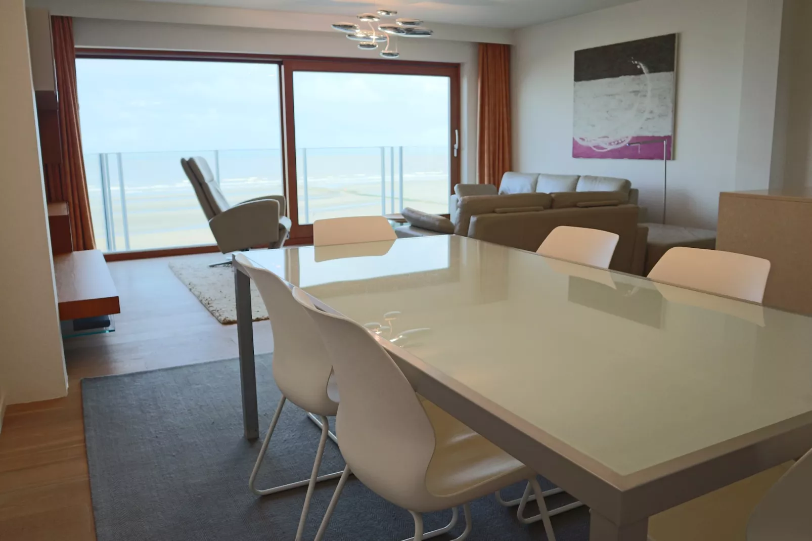 GARBI-Dining room