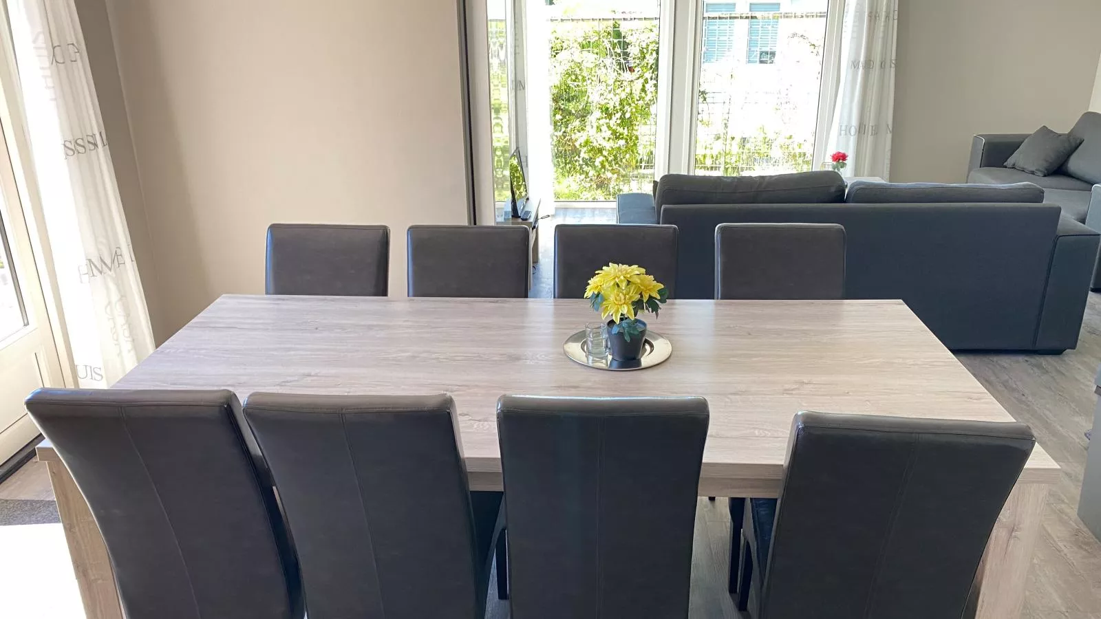 Sluisje 15-Dining room