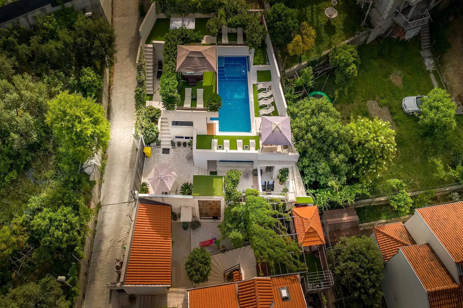 Villa Luciana Residence - Five-Bedroom Villa with Two Pools and Spa Center-Outdoor