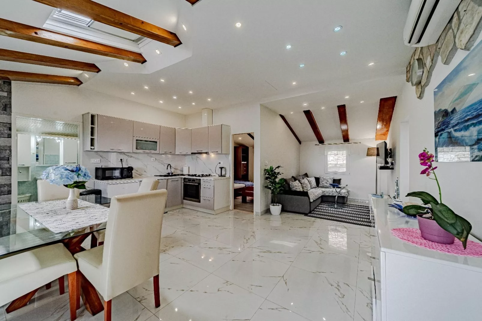 Stone House Blaca - Two Bedroom Stone House with Terrace and Sea View-Living room