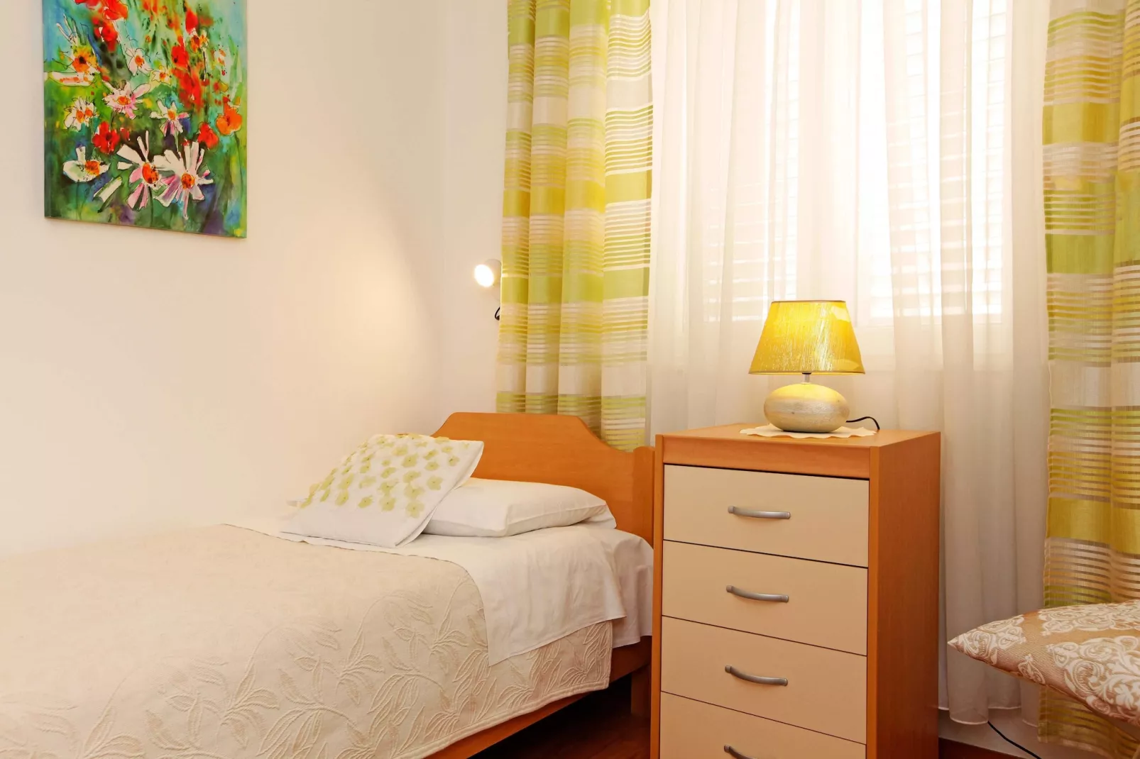Sunshine Apartment Doda - Three Bedroom Apartment with Balcony and Sea View-Bedroom