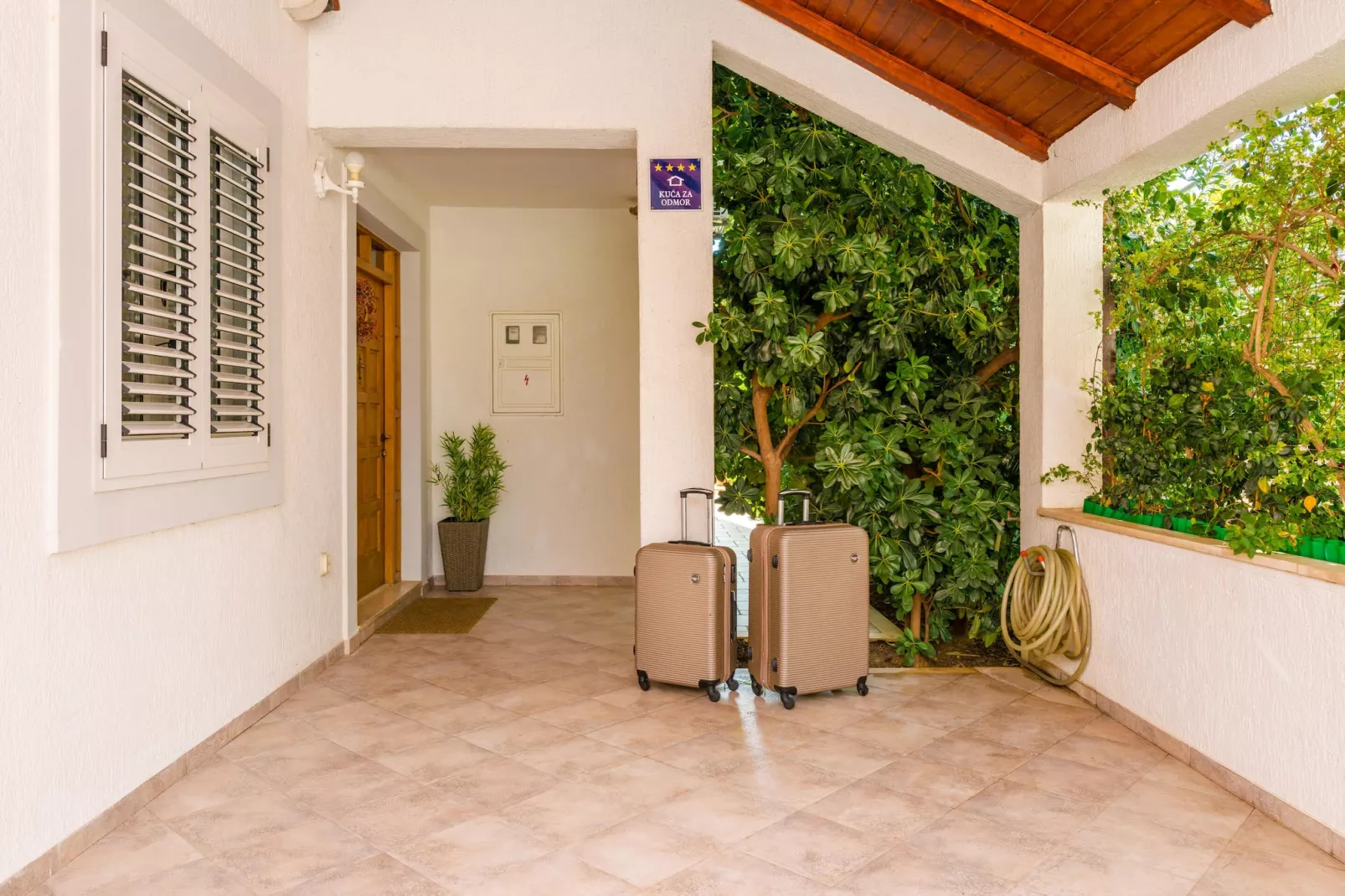 Villa Piano - Four Bedroom Villa with Terrace and Swimming Pool-Einrichtungen