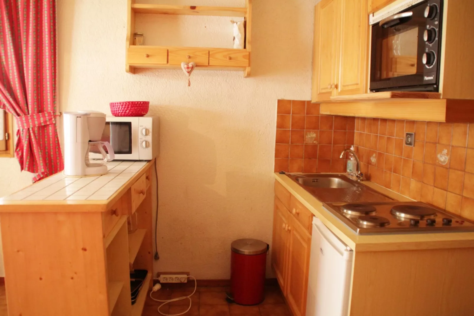 Gelinote GL3 TELECABINE & MOUNTAIN 4 Pers.-Kitchen