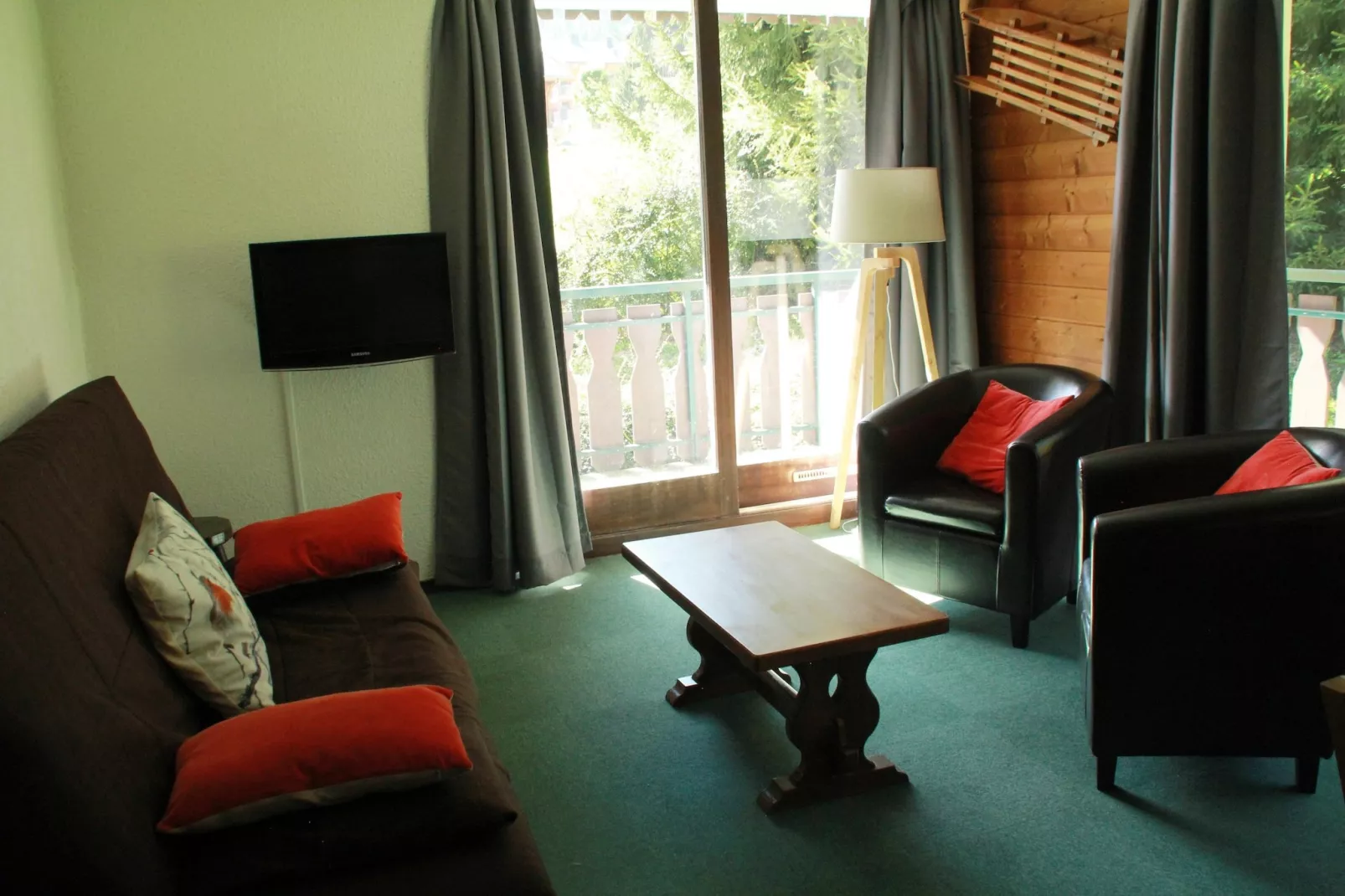 Moulin ML149 MOUNTAIN & TELECABINE 6 pers.-Living room